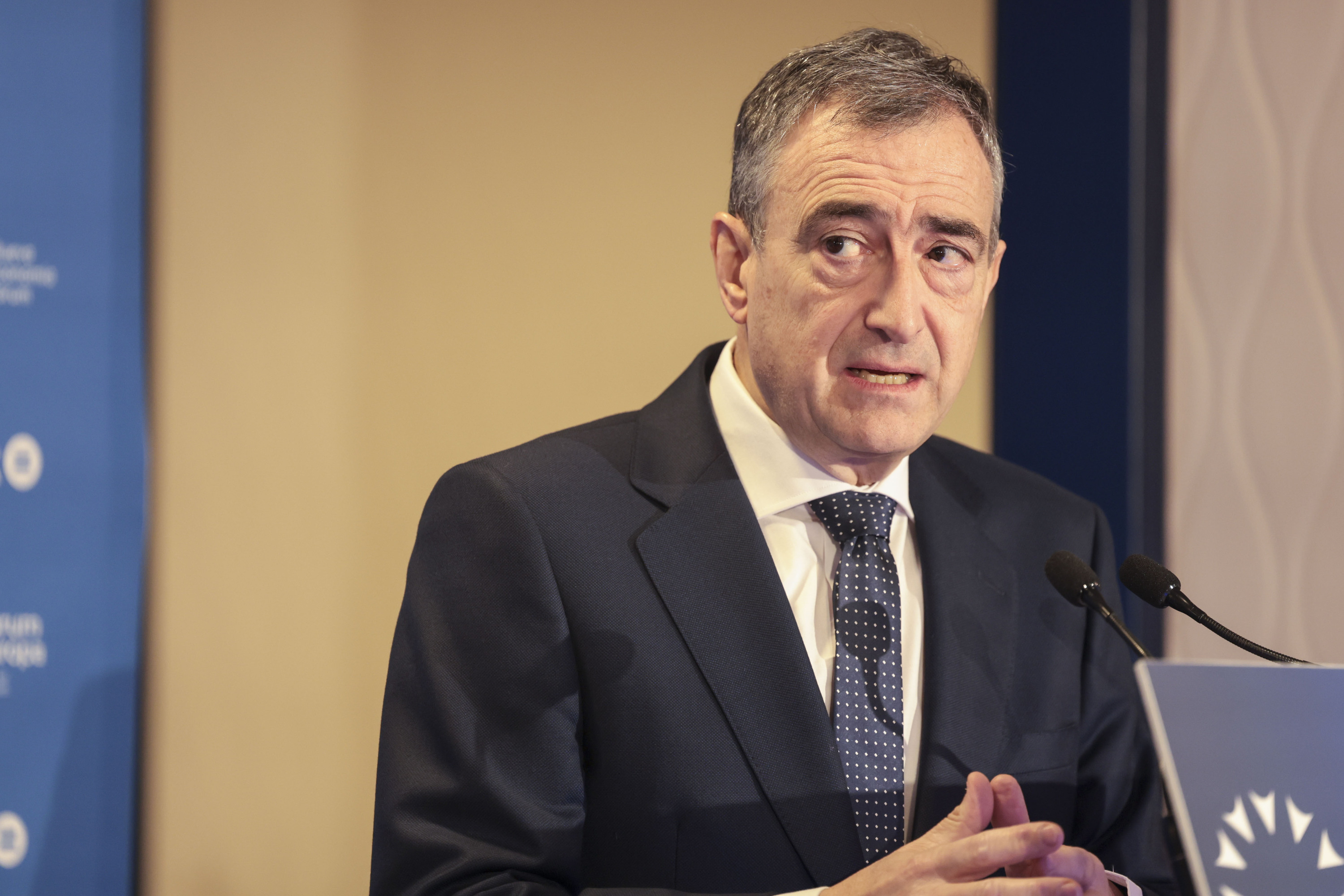 Aitor Esteban hizketan, gaur, Forum Europan. LUIS TEJIDO / FOKU