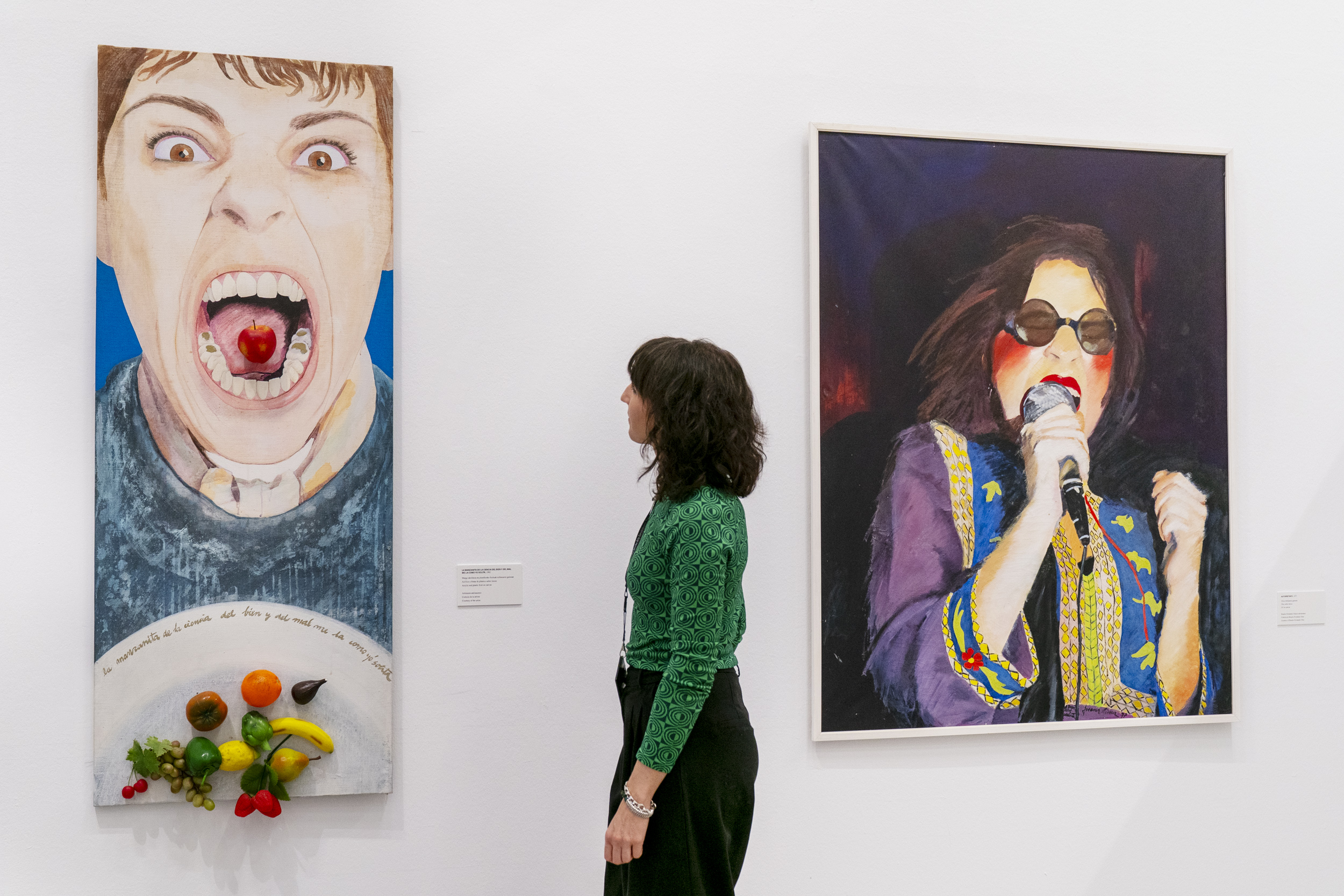 Erakusketan ikus daitezkeen Juana Cimaren margolanetako bi. NURIA GONZALEZ