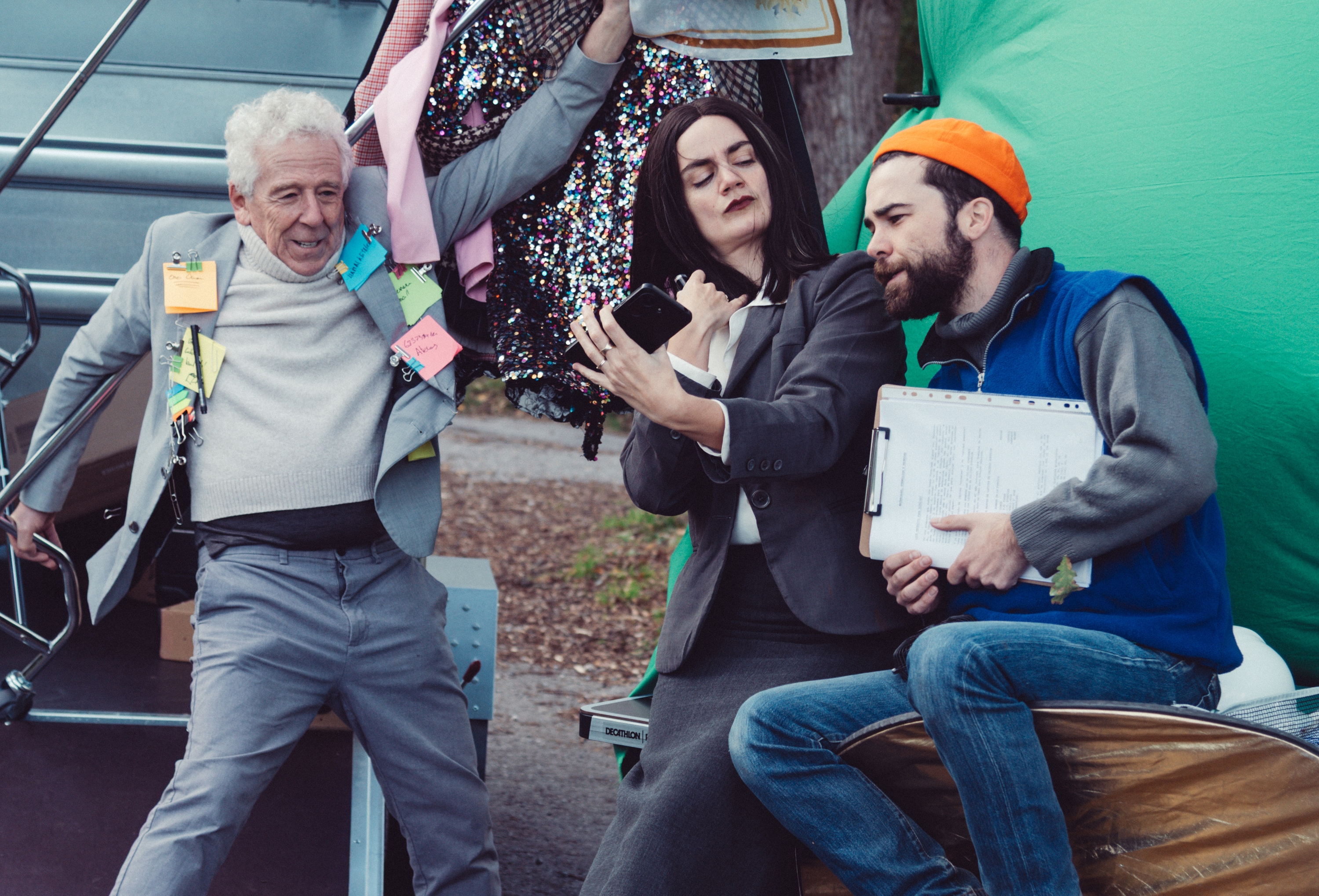 'Kolapsoa' antzezlaneko aktoreak, ezkerretik eskuinera: Txubio Fernandez de Jauregi, Maite Mugerza eta Jon Ander Urresti. IKER GOZATEGI