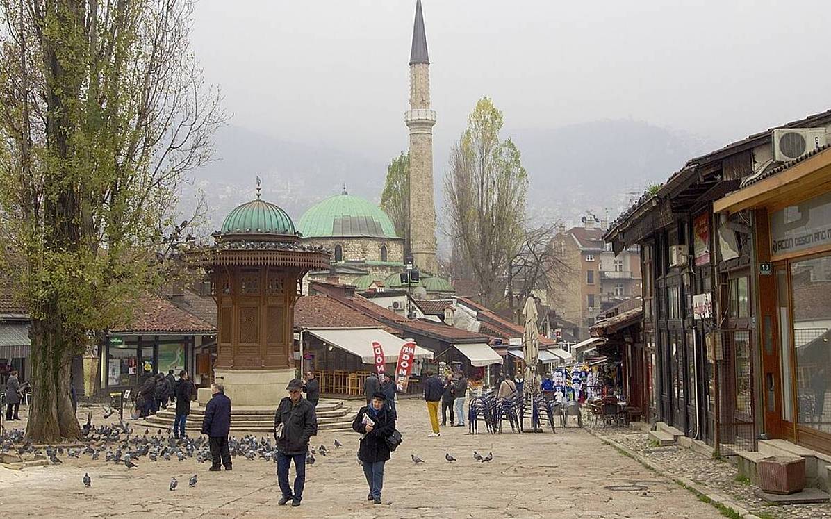 Sarajevoko Bascarsija auzoa, artxiboko irudi batean. CLAY GILLILAND