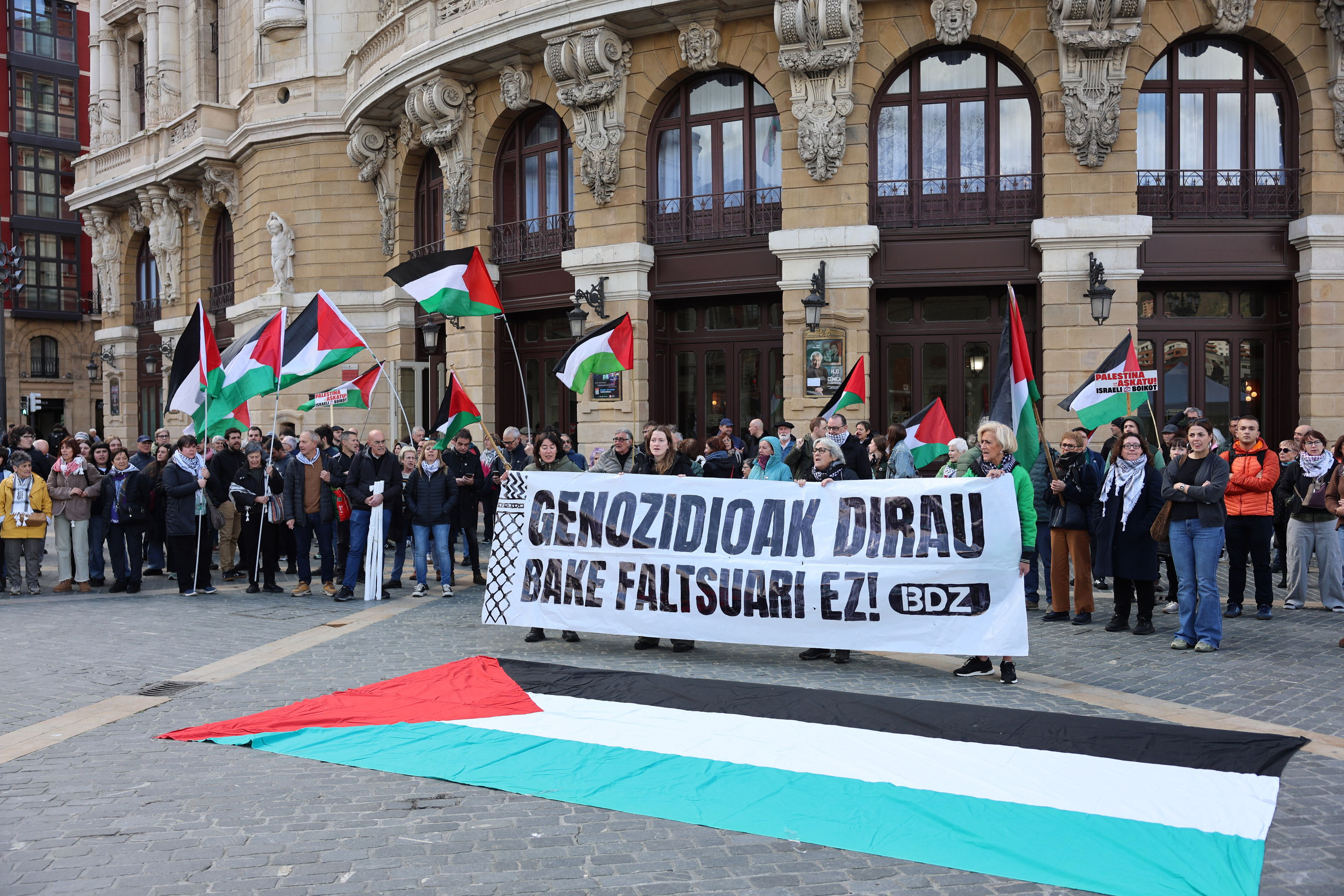 BDZk elkarretaratzea egin du Bilbon, Palestinako herriaren aurkako genozidioa salatzeko. OSKAR MATXIN EDESA / FOKU