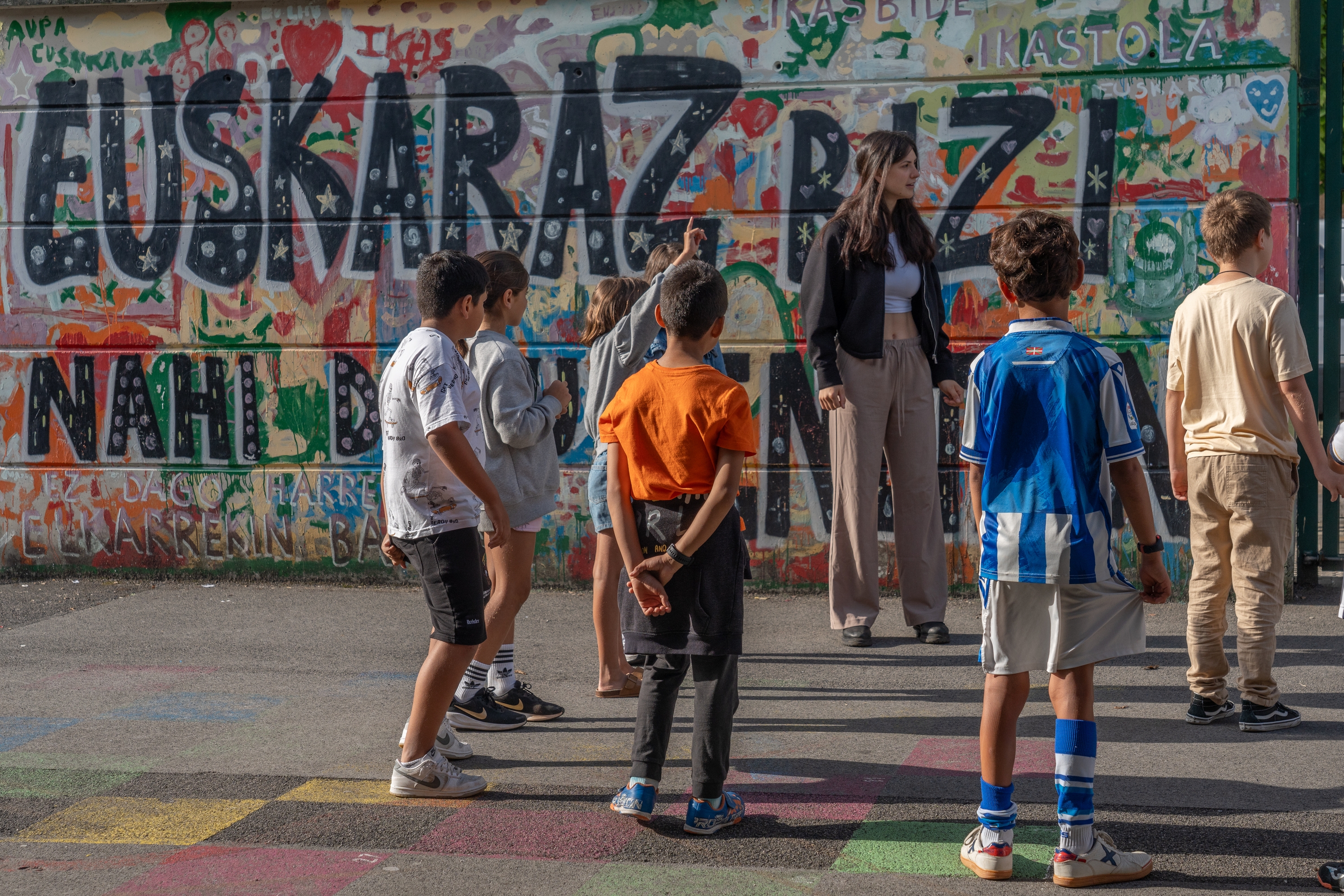 Oporretan Euskaraz udalekuetako parte hartzaileak, artxiboko irudi batean. ANDONI CANELLADA / FOKU