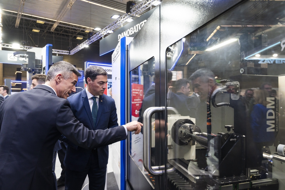 Makina-erreminta biurtekoa