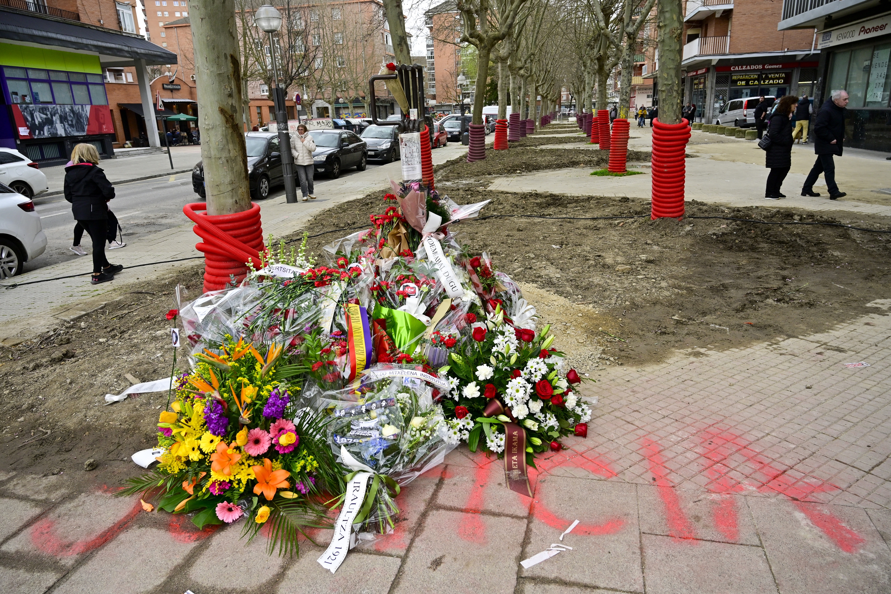 (ID_15857381) (Gorka Rubio/@FOKU) 2026-03-03, Gasteiz.EH Bilduren ekitaldia, martxoaren 3ko sarraskia oroitzeko Zuberoa plazan eta ...
