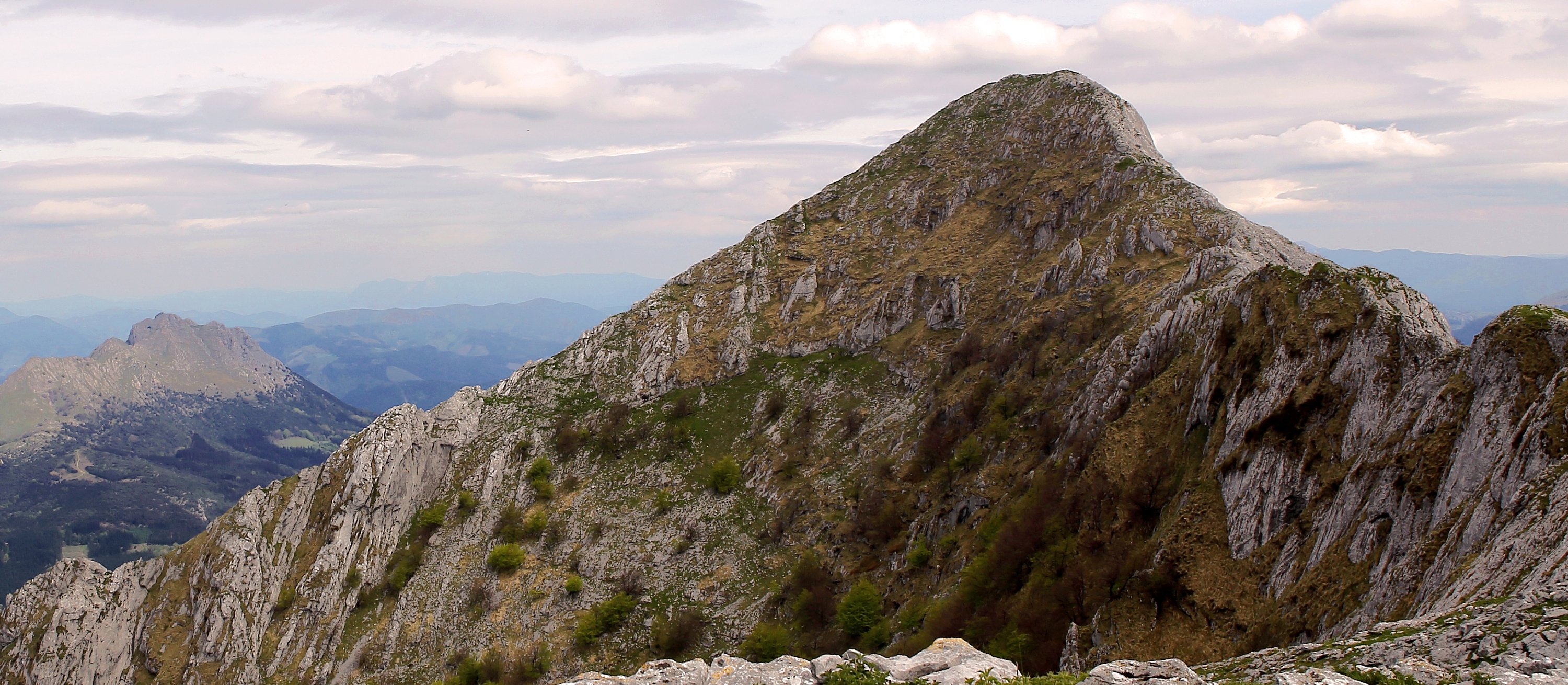 Anboto mendia, artxiboko irudi batean. BERRIA