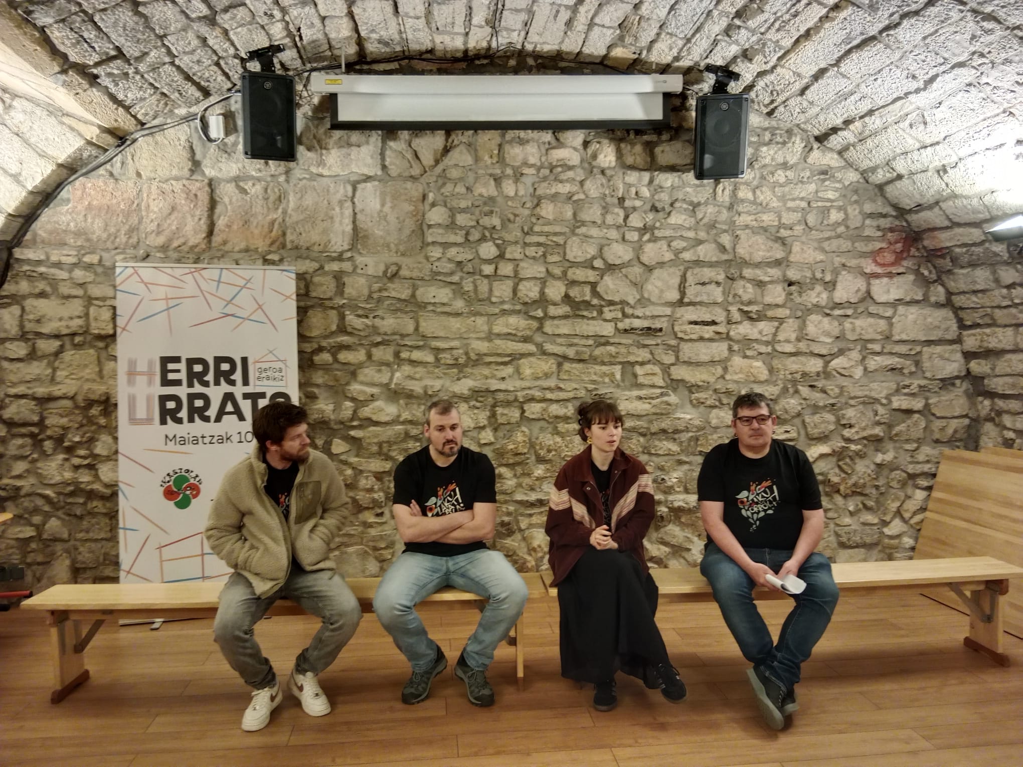 Herri Urratseko kantuaren aurkezpena. EUSKAL IRRATIAK