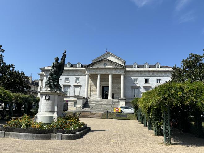 Paueko Justizia Auzitegiaren sarrera, artxiboko irudi batean. RENAUD CHIRON / FRANTZIAKO JUSTIZIA MINISTERIOA