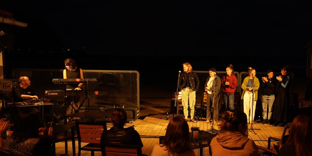 'Itzali eta piztu' bertso saioa, Deban. LORALDIA 'Itzali eta piztu' bertso saioa, Deban. LORALDIA