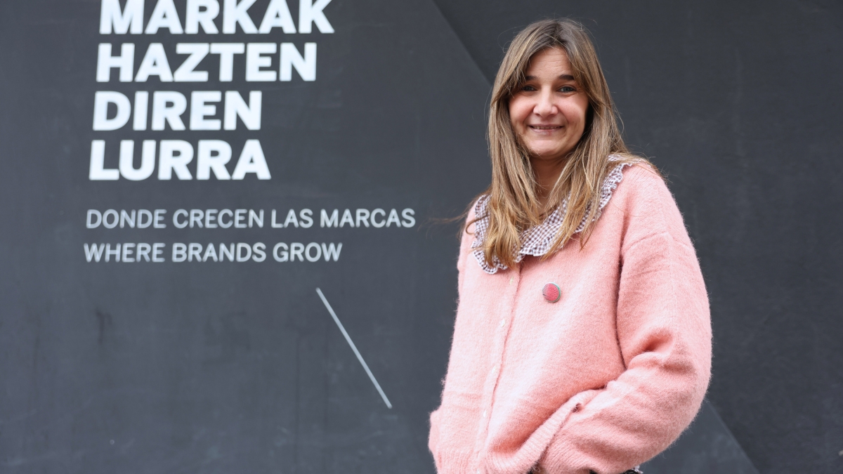 «Logoak ordezkatzen gaitu, baina markak egiten gaitu»