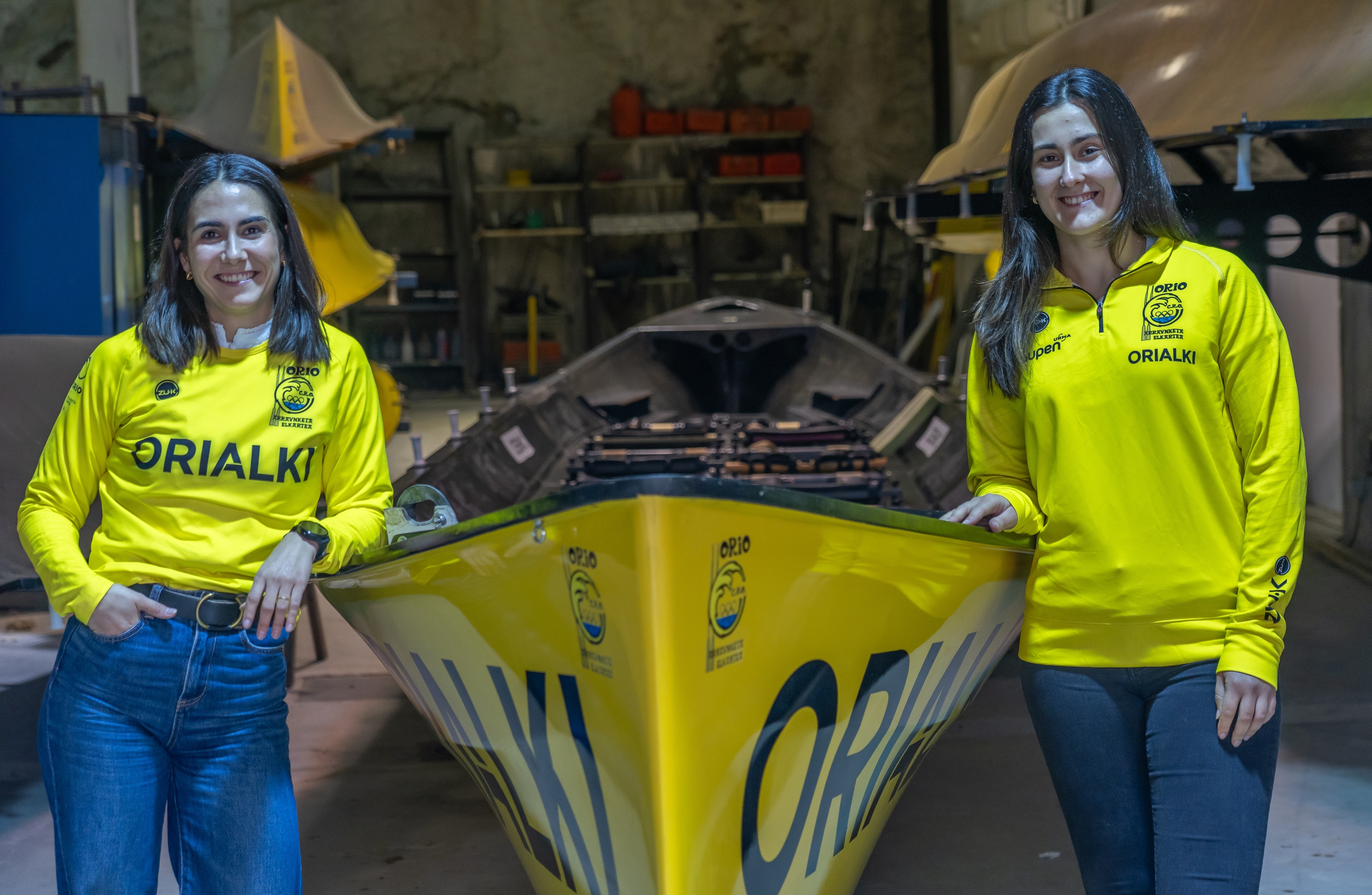 Maider Etxaniz Orioko patroia eta Nagore Urdapilleta arraunlaria, Orioko arraun elkartean. ANDONI CANELLADA / FOKU