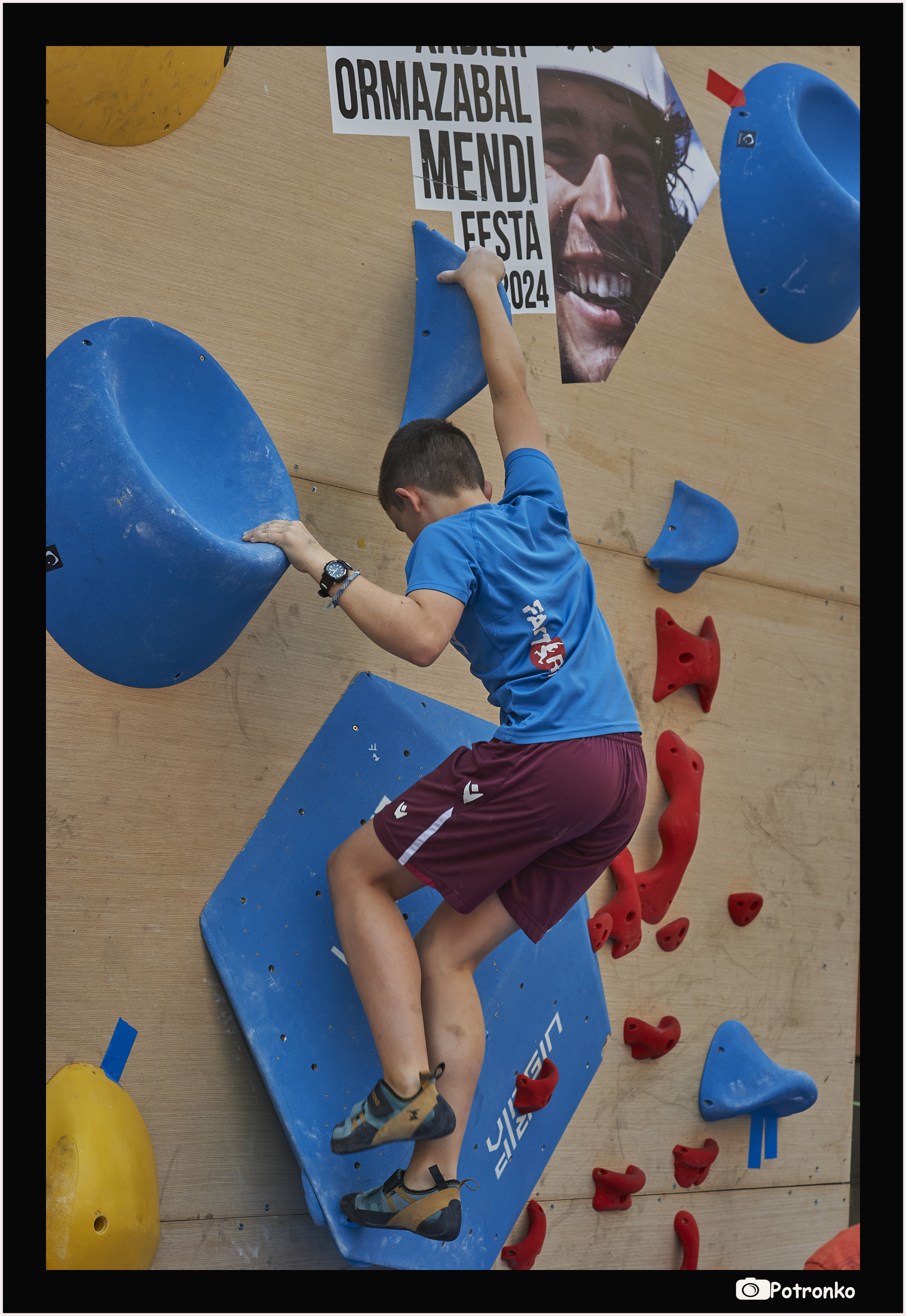 Eskalatzaile gazte bat Xabier Ormazabal Mendi Festan