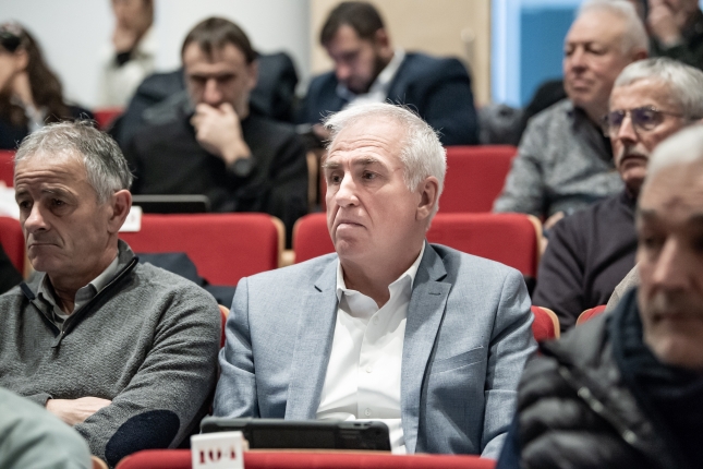 Alain Iriart, Euskal Elkargoko biltzarrean, artxiboko argazki batean. PATXI BELTZAIZ