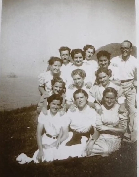 Eako lagun talde bat. ASUN LANDAK UTZITAKOA