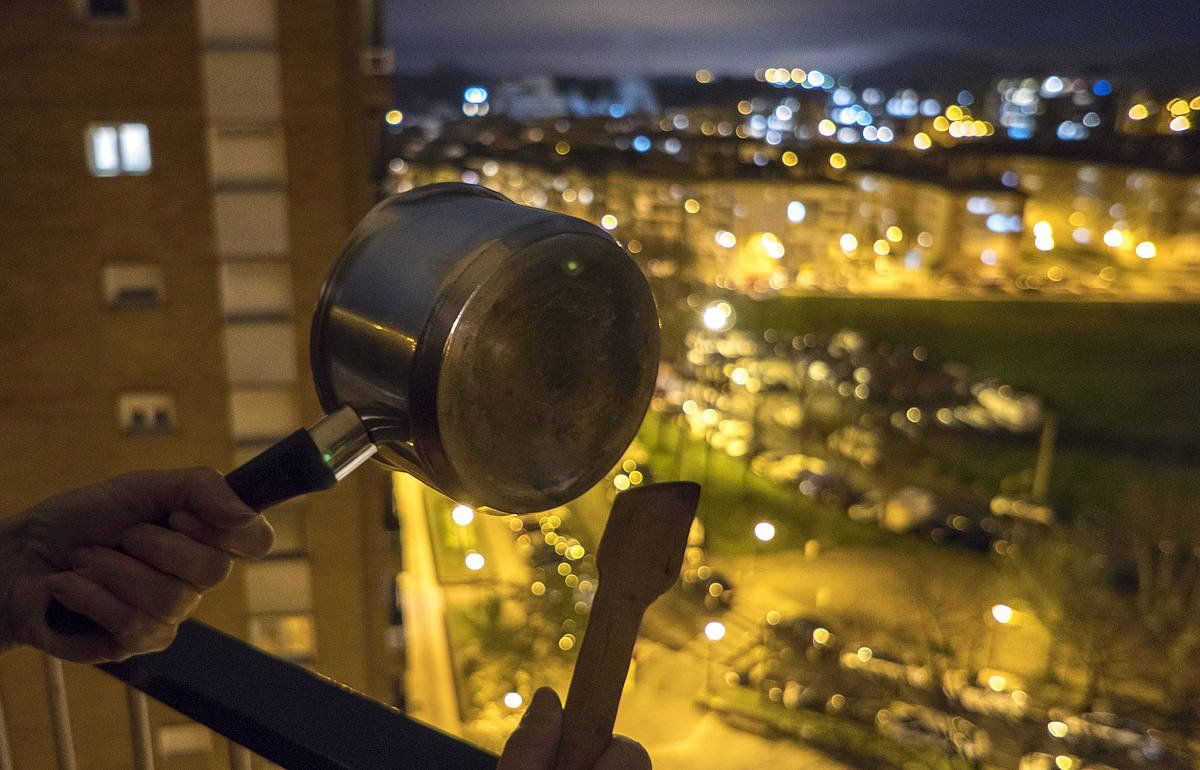 Biolentzia matxistaren aurkako lapiko jotzea, artxiboko irudian. ANDONI CANELLADA, FOKU