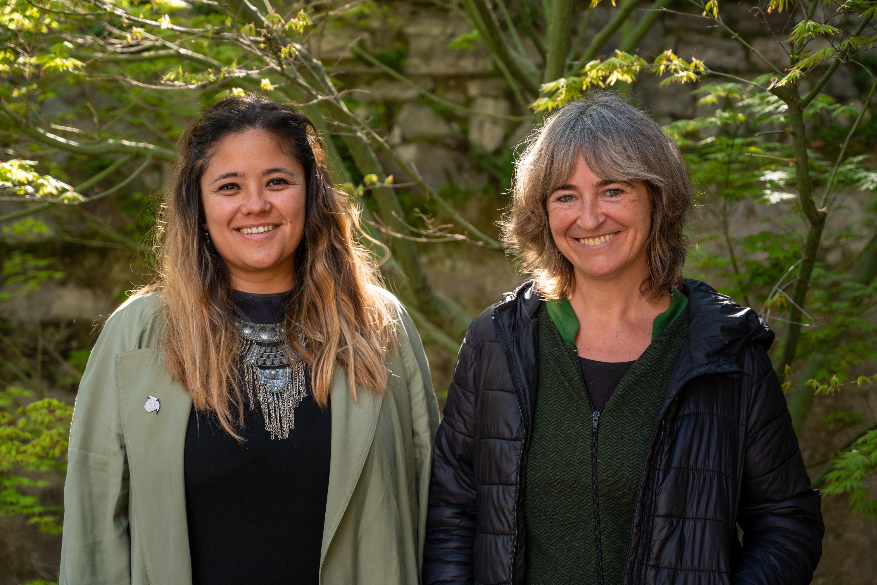 Itziar Sapsootham eta Idoia Etxeberria, Badihardugu elkarteko kideak. GORKA RUBIO / FOKU