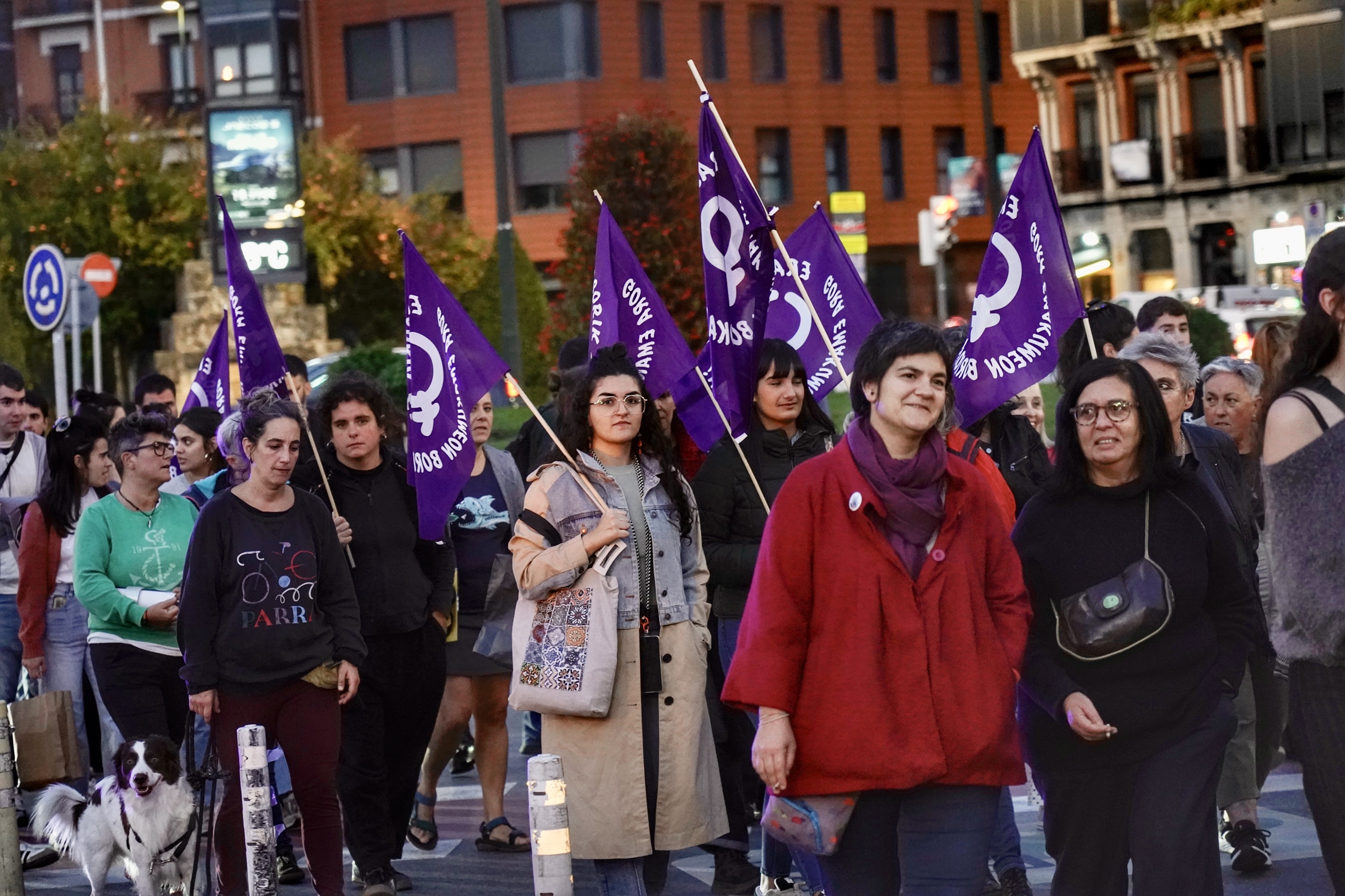 Bilboko mugimendu feministaren manifestazio bat, indarkeria matxista kasu bat salatzeko. MARISOL RAMIREZ / FOKU