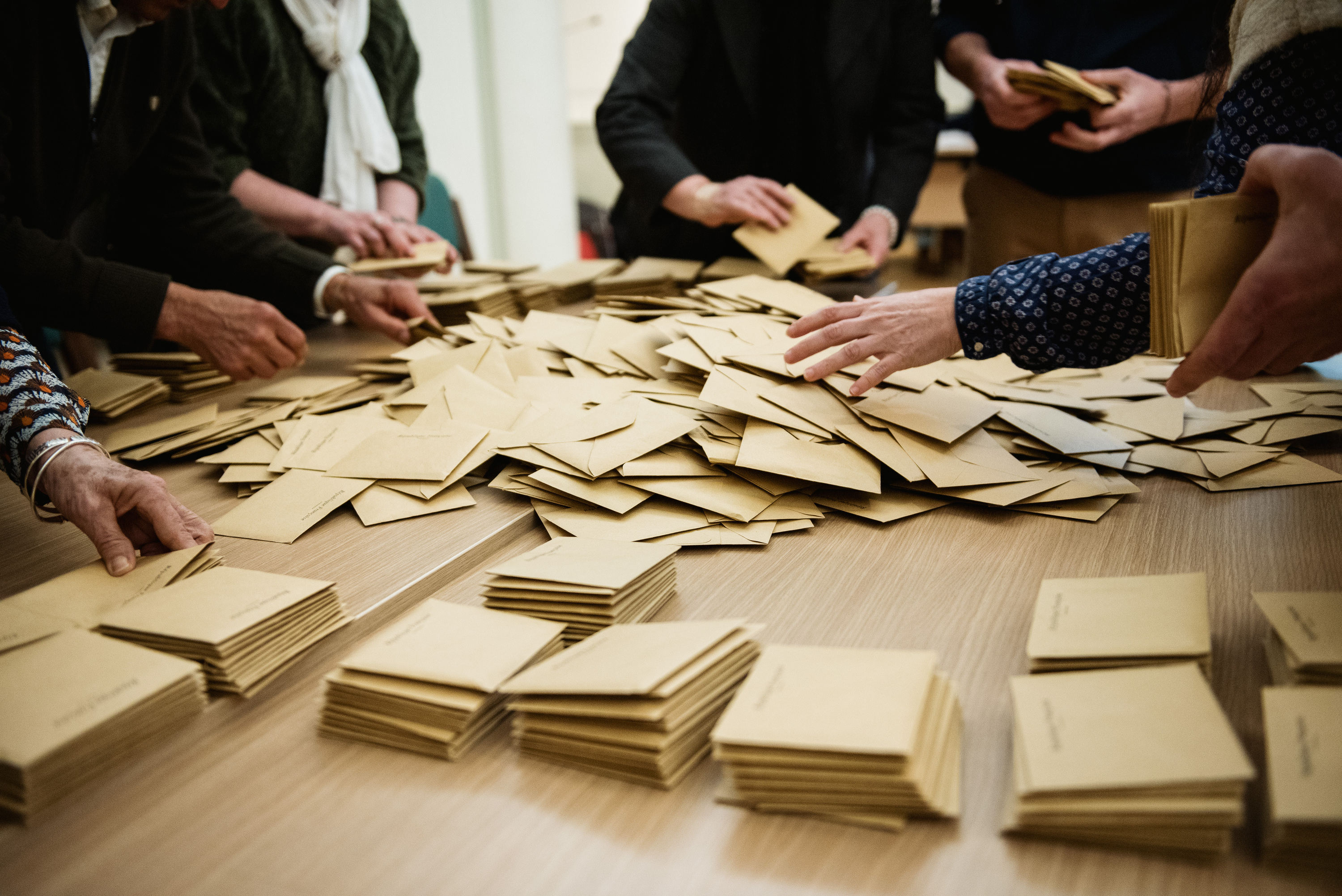 Herriko bozetako lehen itzuliko bozen kontaketa, Kanbon. GUILLAUME FAUVEAU