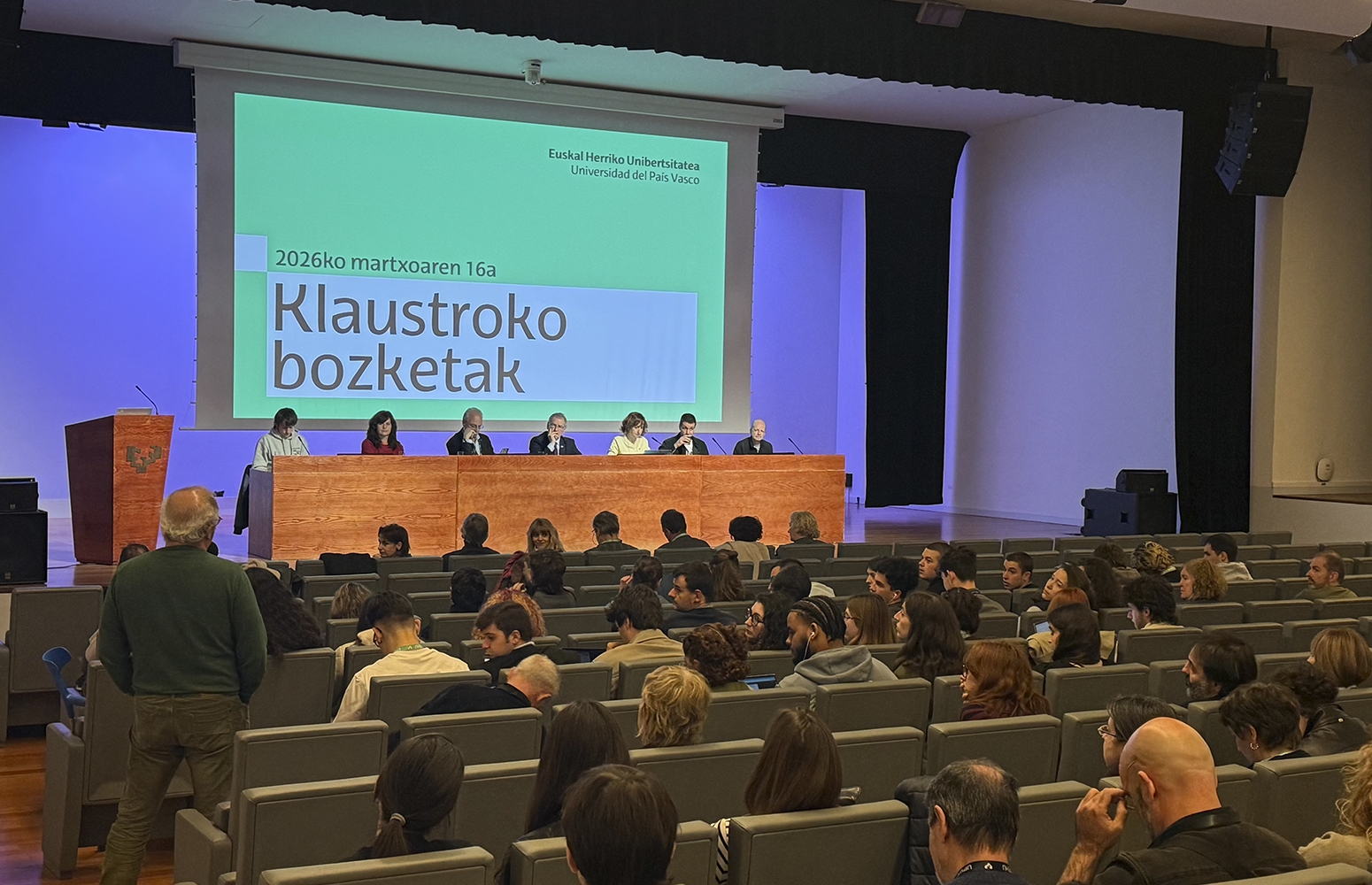 EHUko klaustroaren batzarra, gaur. EHU