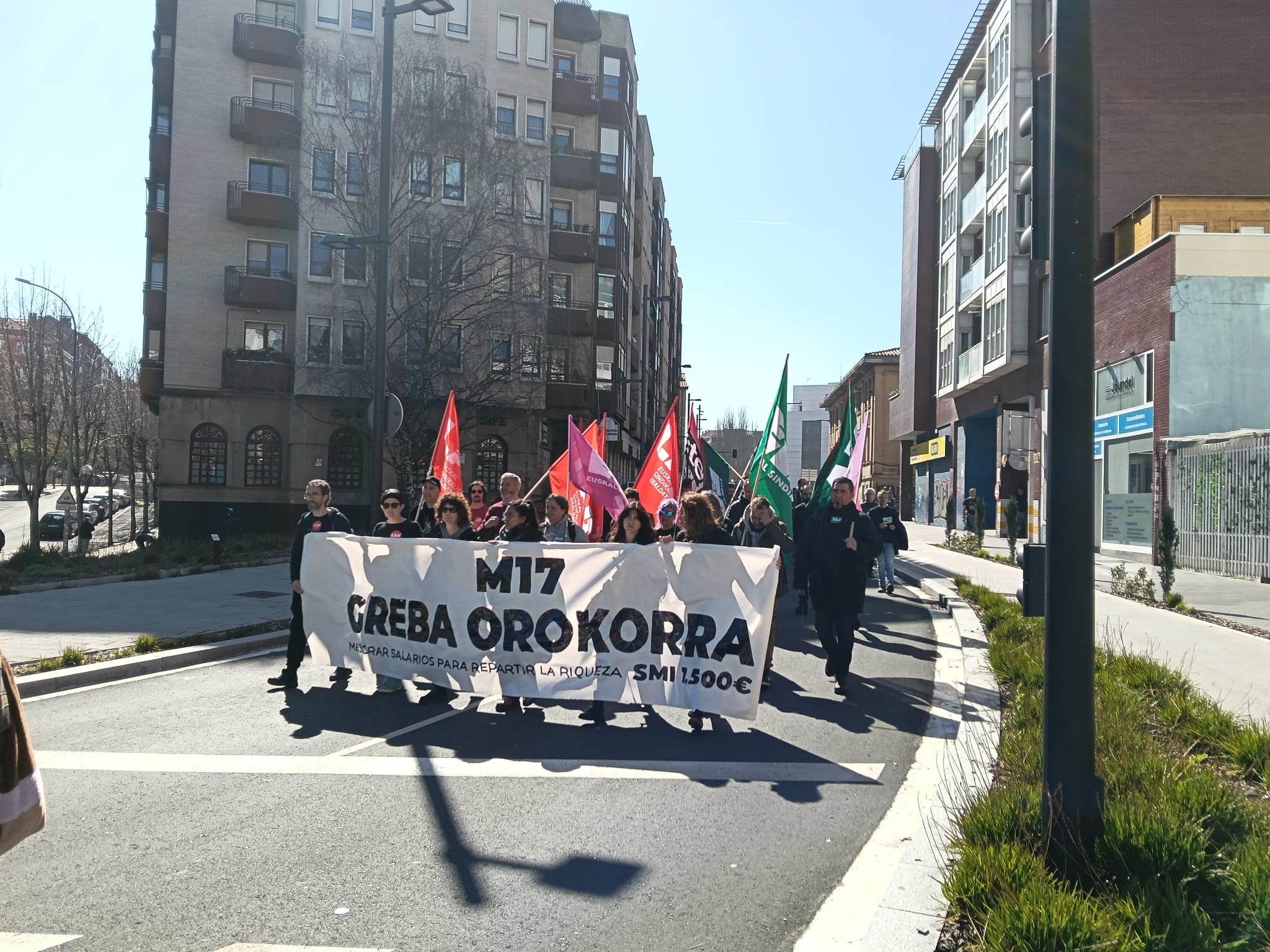 LAB sindikatuaren zutabe bat.