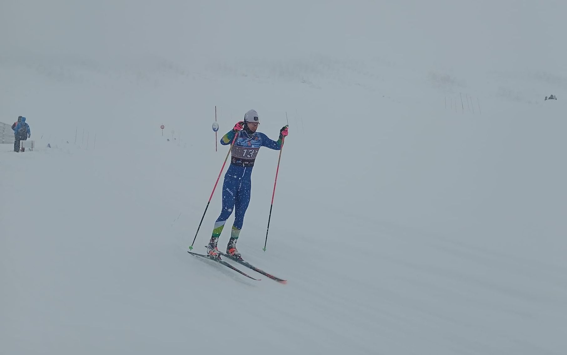 Manex Salsamendi, larunbateko proban, elurpean eta laino itxiarekin. M. SALSAMENDIK UTZITAKOA