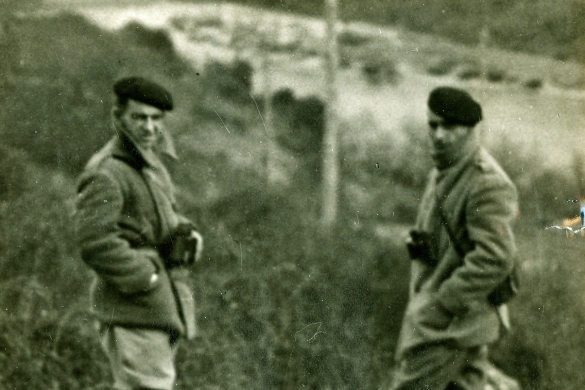 Sabino Apraiz eta Kandido Saseta Asturiaseko frontean. ZUMARDIKOAK ELKARTEAK UTZITAKOA