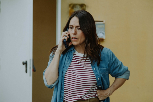 (ID_17738349660945) Argi gorriak telesaila.