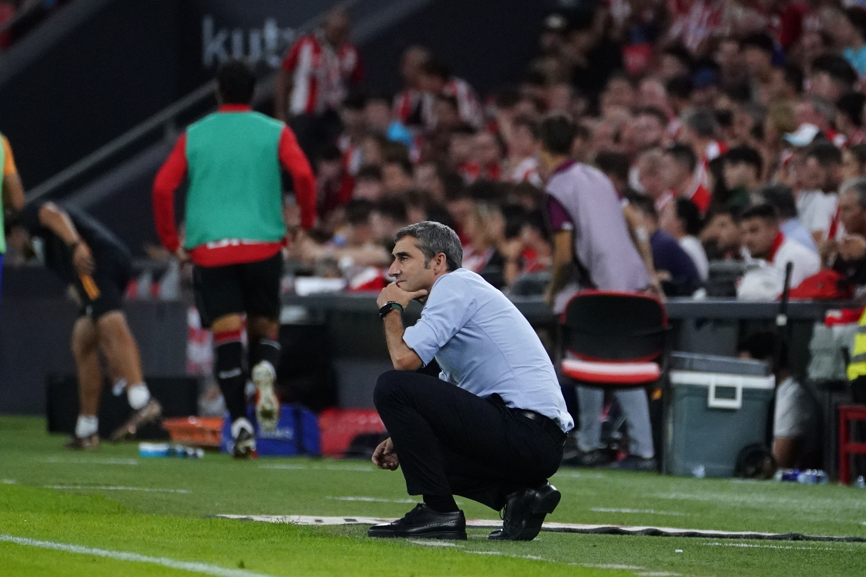 (ID_13214315) Ernesto Valverde pentsakor, partida batean. ARITZ LOIOLA / FOKU