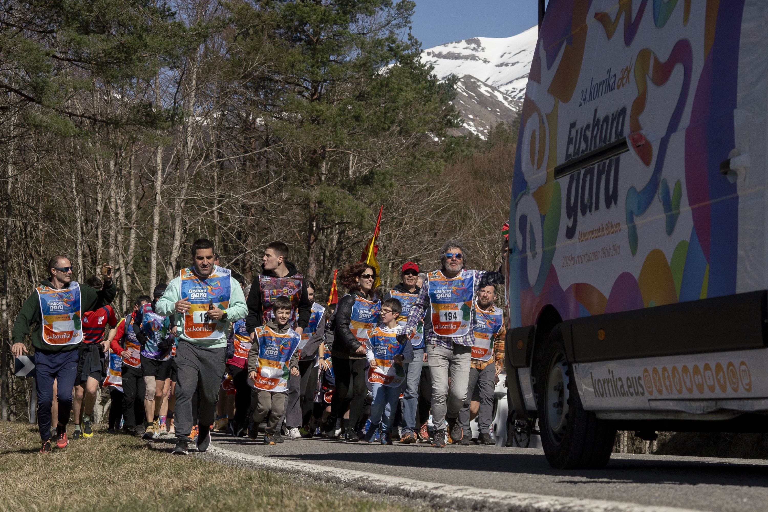 Korrika, Pirinioetan, Lazarko mendatean. IÑIGO URIZ / FOKU