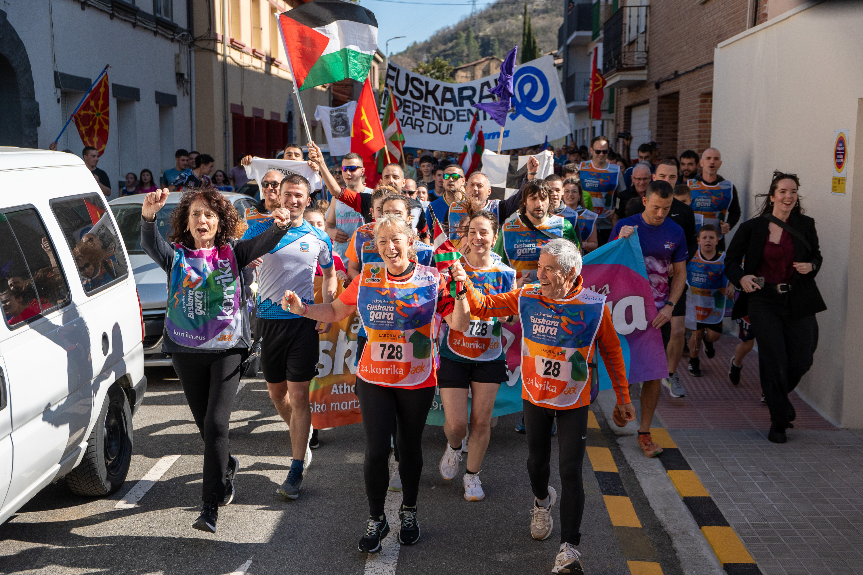 Poza sortzen du Korrikak. AITOR KARASATORRE / FOKU