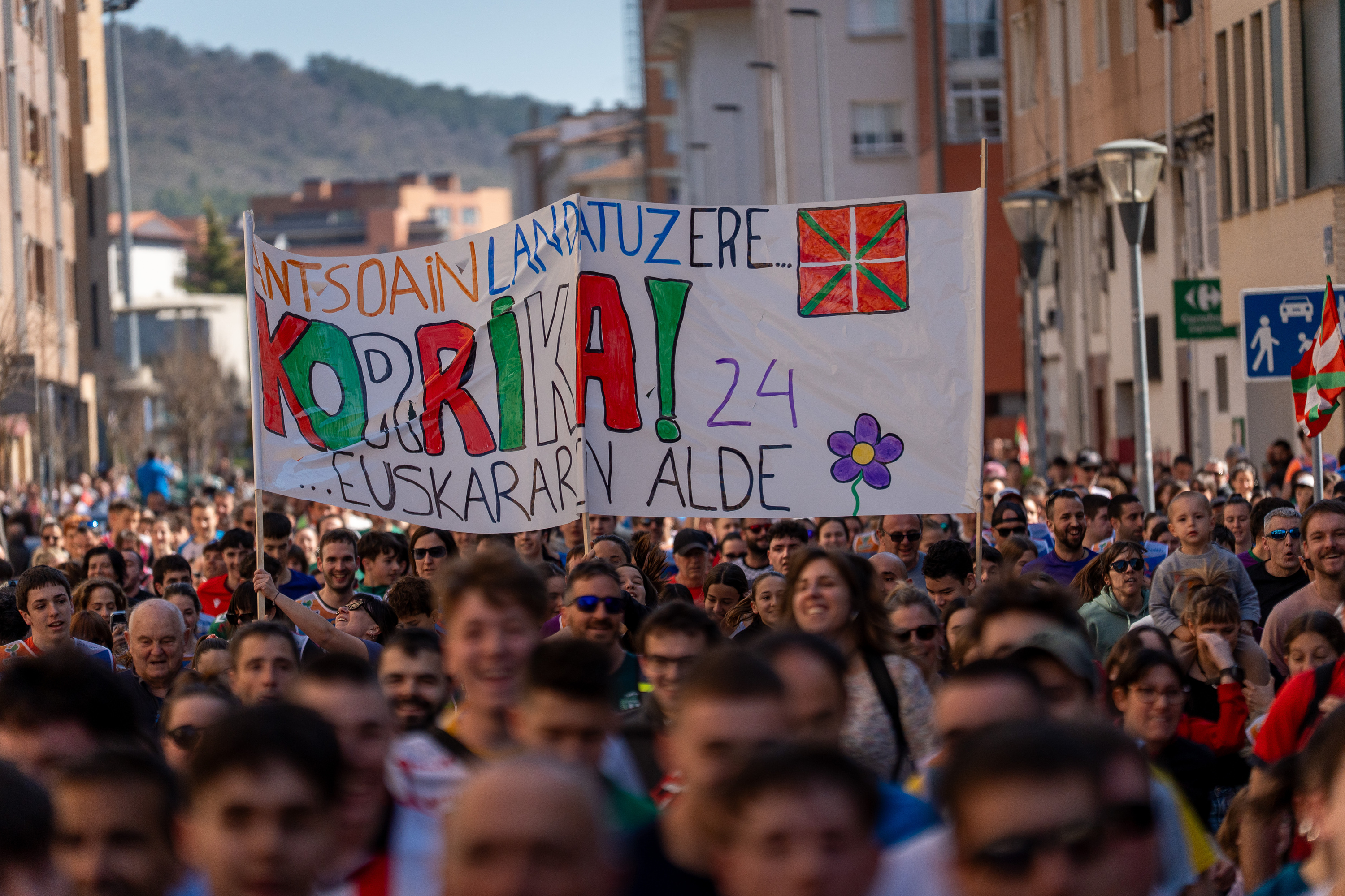 Korrikaren aldeko pankarta, Antsoainen. AITOR KARASATORRE / FOKU