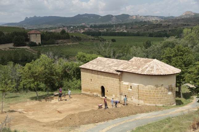 Santa Luciako ermita, garai bateko Torrentejoko Santa Maria, 2014an, indusketen hasieran. JUAN ANTONIO QUIROSEK UTZIA Santa Luciako ermita, garai bateko Torrentejoko Santa Maria, 2014an, indusketen hasieran. JUAN ANTONIO QUIROSEK UTZIA