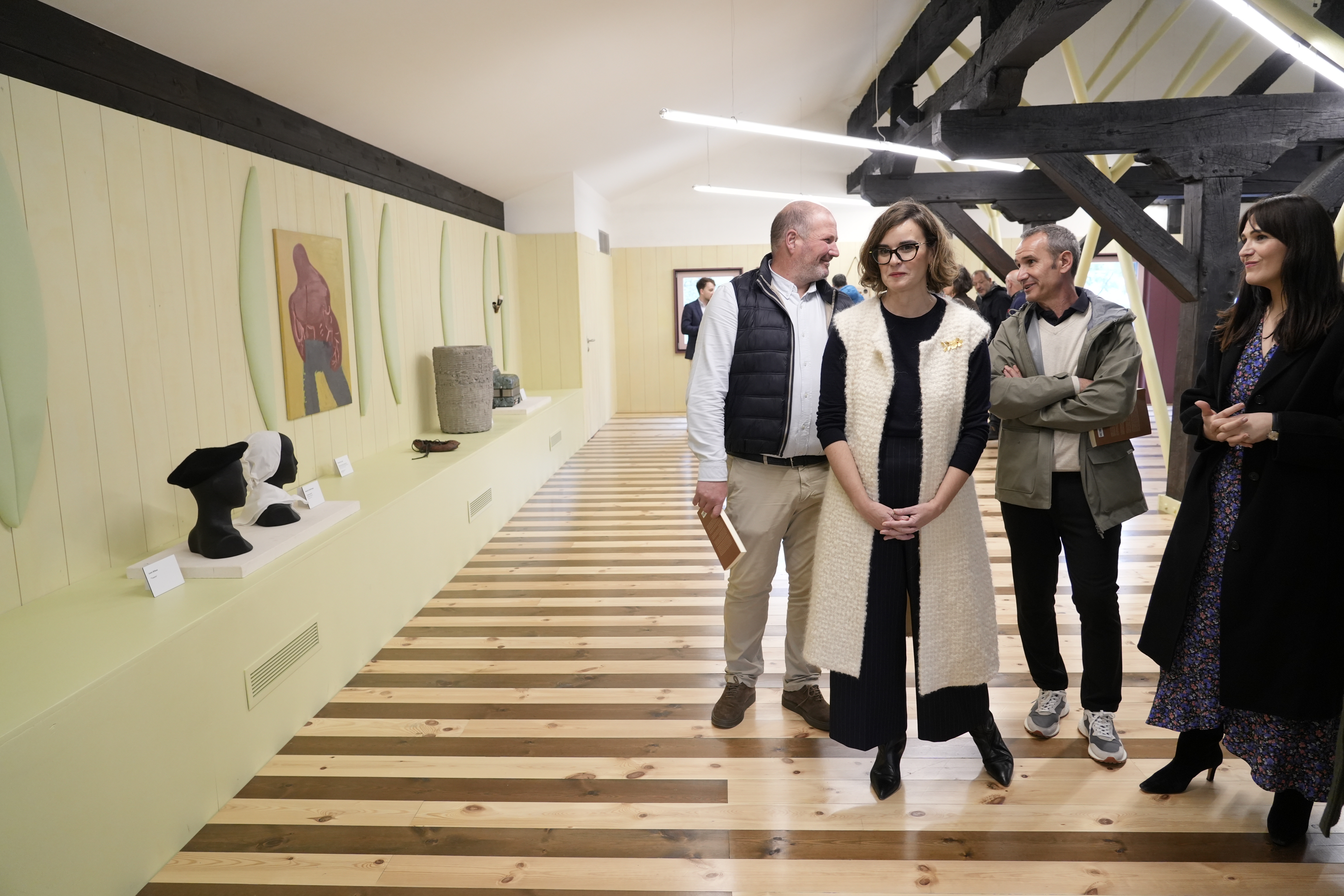 Agintariak, Arteagako Ailarak-Musiktopa zentroko eraskuketa aretoan, gaur. BERRIA