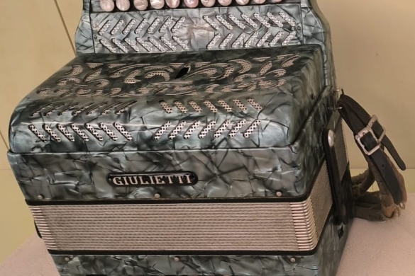 Kepa Junkeraren lehen trikitia. BERRIA