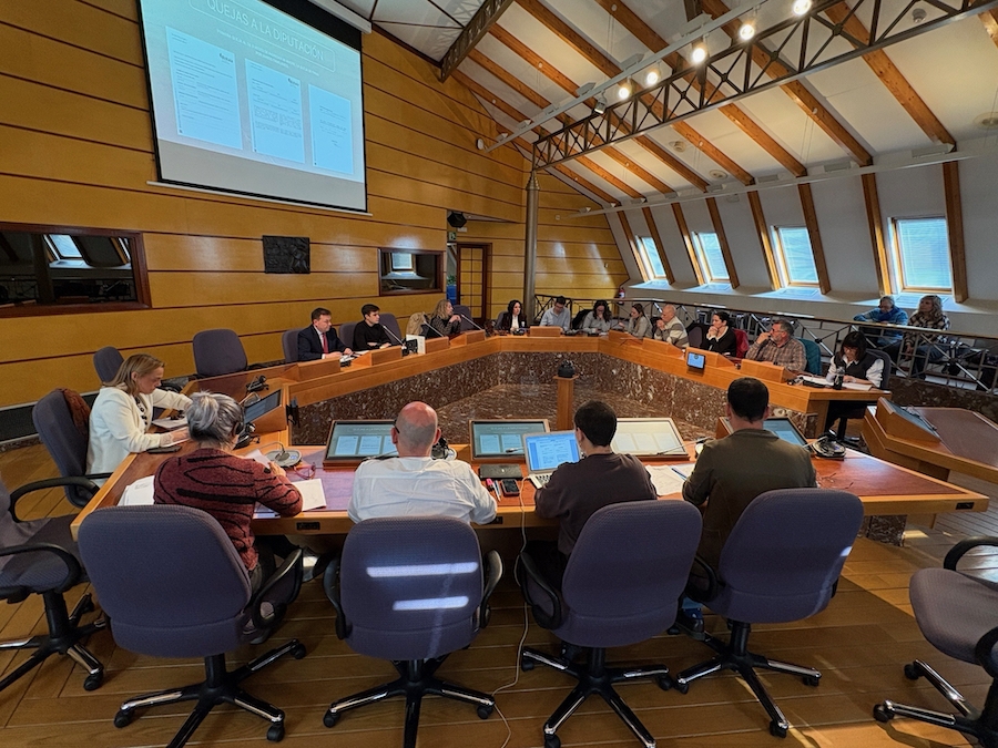 Bizkaiko Batzar Nagusietan izan da gaur salatzailea. BIZKAIKO BATZAR NAGUSIAK