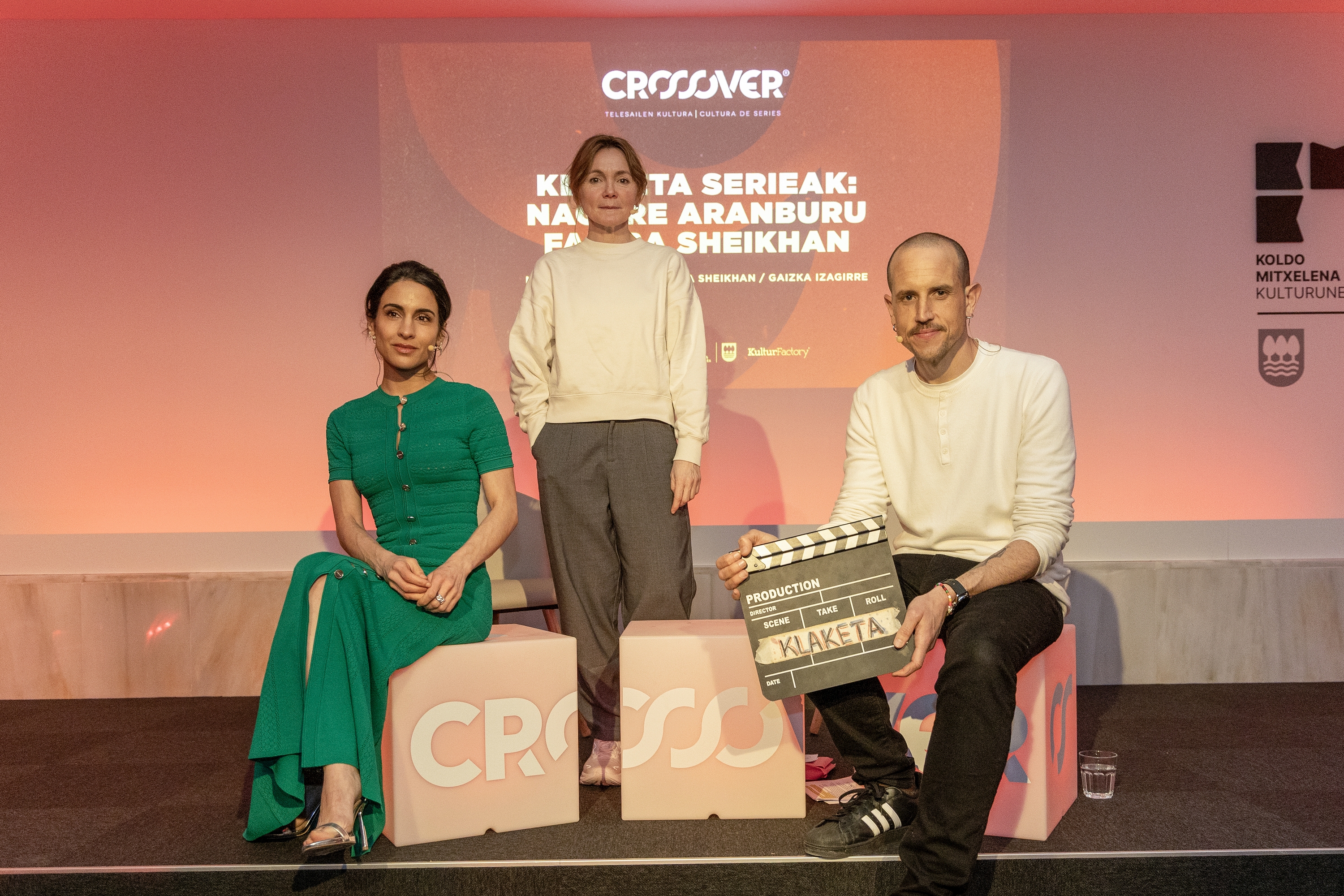 Fariba Sheikhan, Nagore Aranburu eta Gaizka Izagirre, atzo, Donostian. MAIALEN ANDRES / FOKU