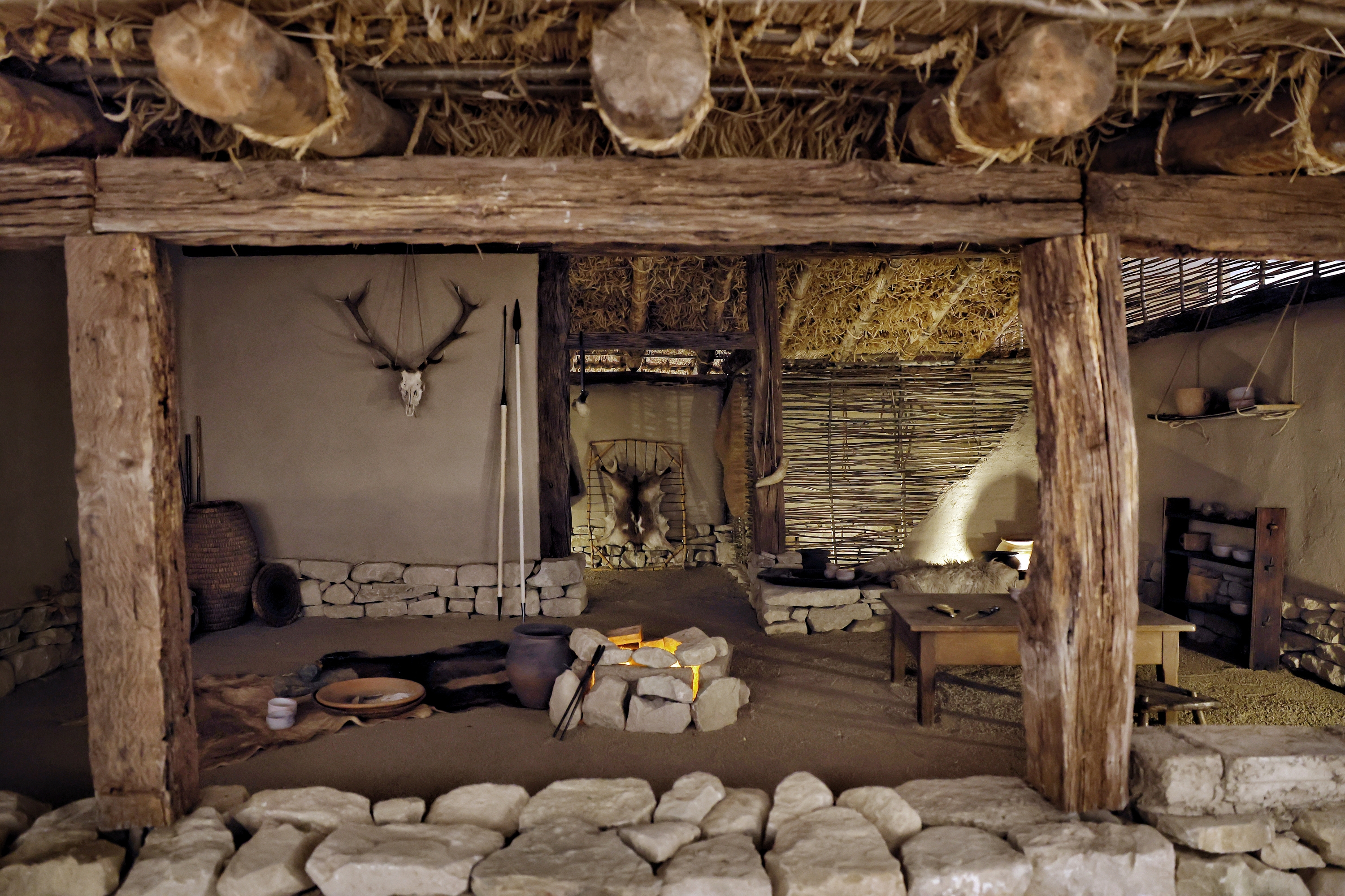 Hiri baten nortasuna aztarnen artean