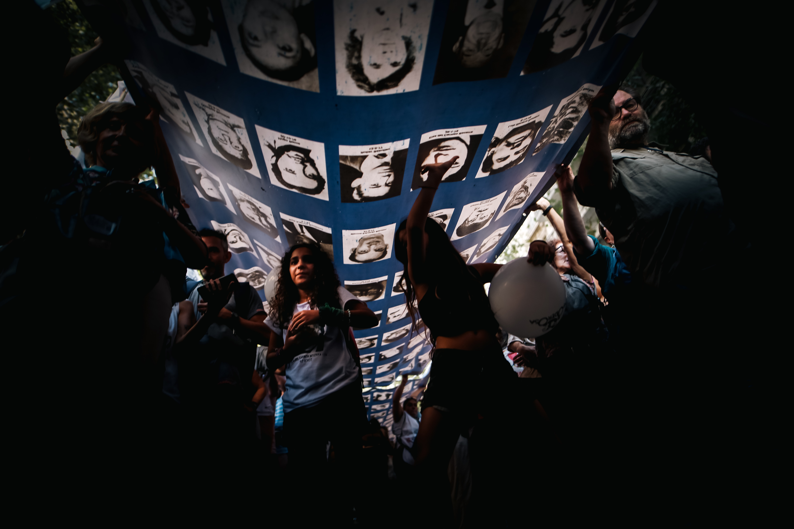 Diktadura militarraren aurkako mobilizazio bat Buenos Airesen, 2024ko martxoaren 24an. JUAN IGNACIO RONCORONI / EFE