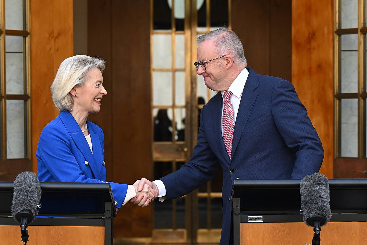 Ursula von der Leyen eta Anthony Albanese. LUKAS COCH / EFE