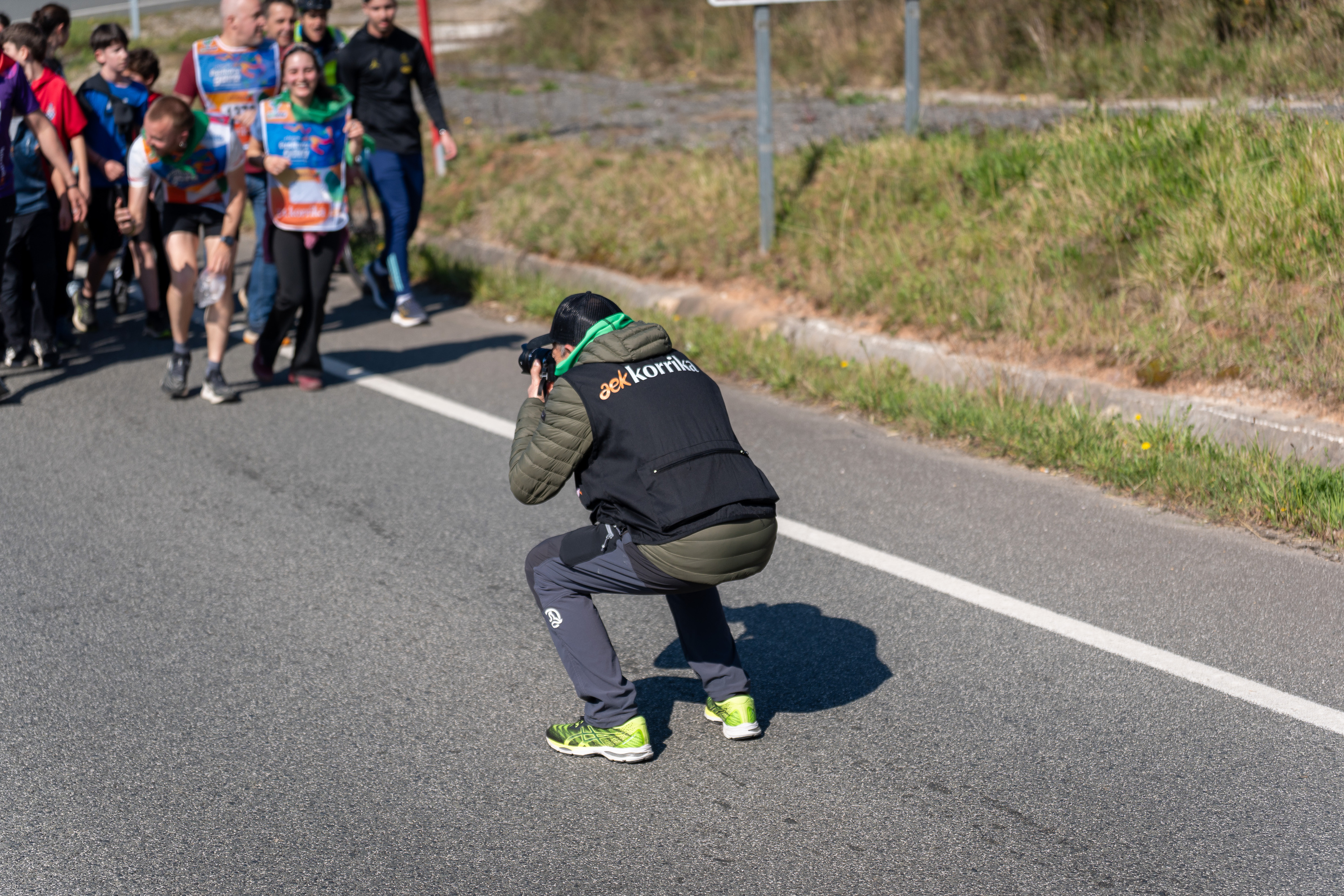 AEK-ko argazkilaria lanean. AITOR KARASATORRE / FOKU