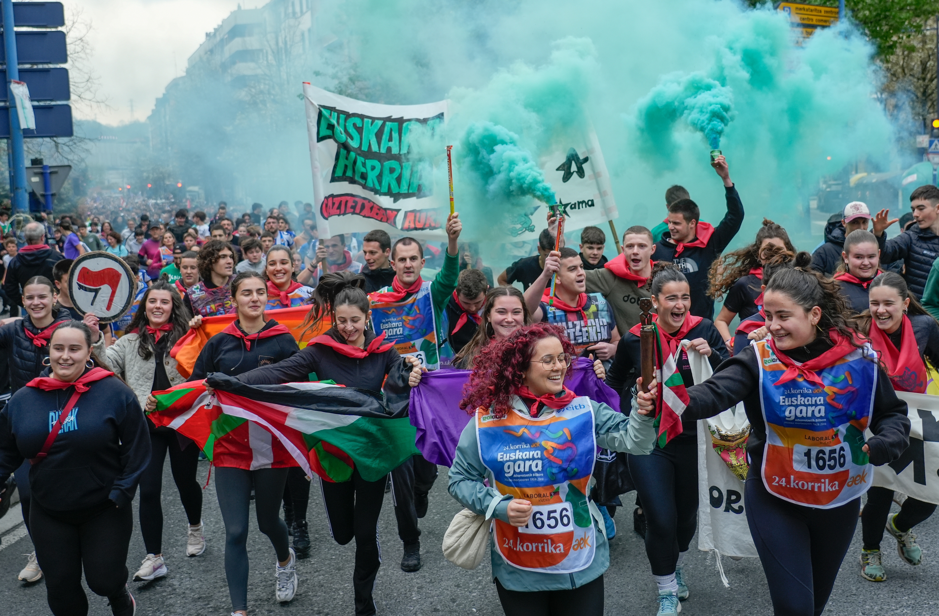 Ke poteekin egin diote harrera Korrikari. ANDONI CANELLADA / FOKU