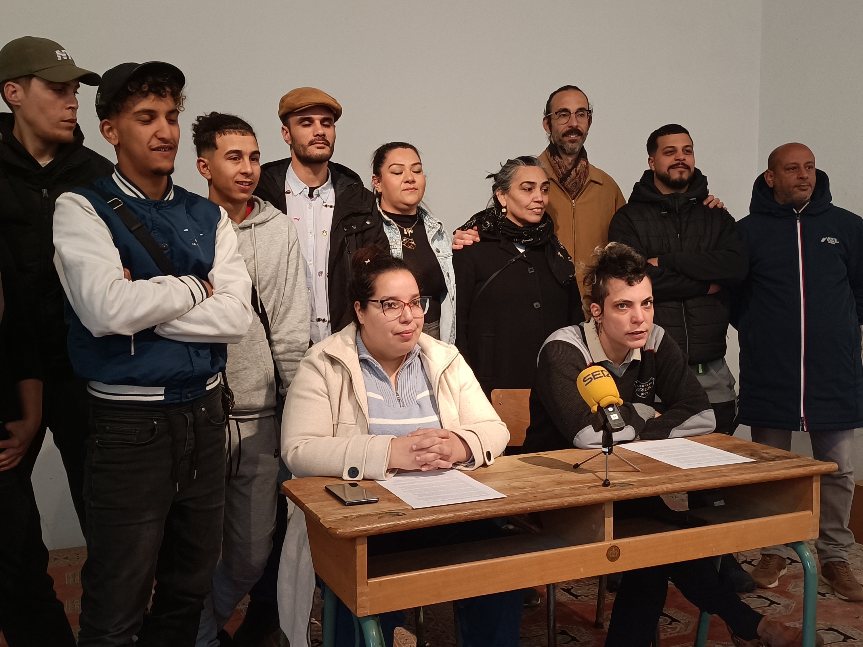 Anasse Fajerdin gazte migratzailea kanporatzeko arrisku handia dagoela salatu dute