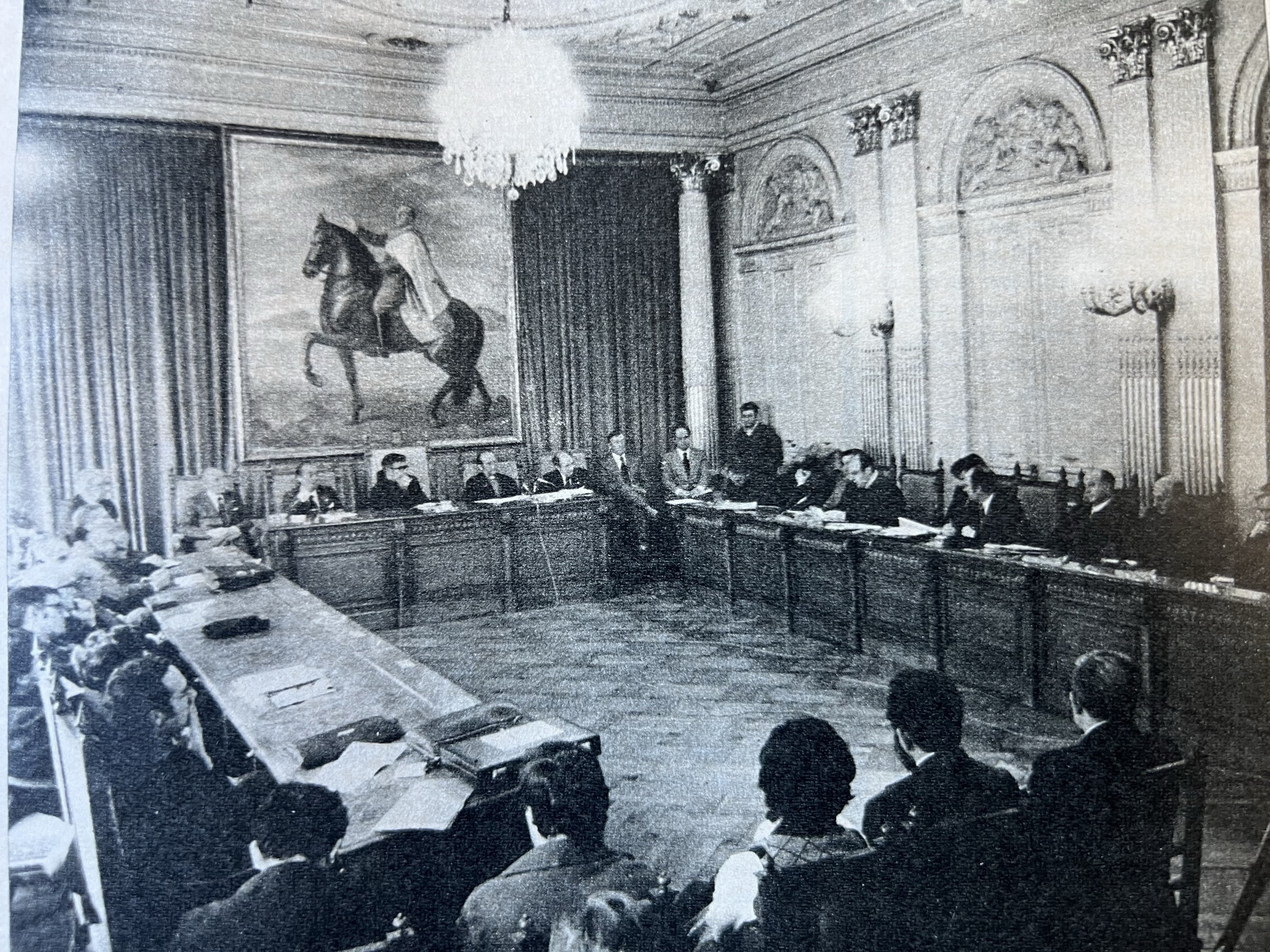 Euskaltzaindiaren batzar berezia, Gipuzkoako Foru Aldundiaren egoitzan. ARTURO DELGADO / KOLDO ORDOZGOITI