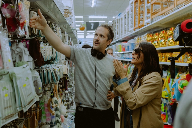 Alberto Gastesi eta Itziar Ituño 'Argi gorriak' telesailaren grabazioko une batean.