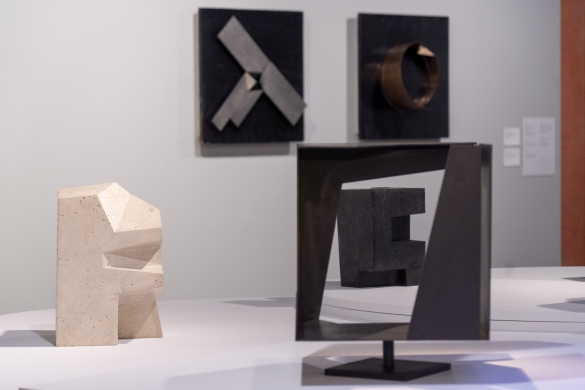 'Basterretxea - Oteiza. Espazioaren arazoa' erakusketako pieza batzuk. IÑIGO URIZ / FOKU