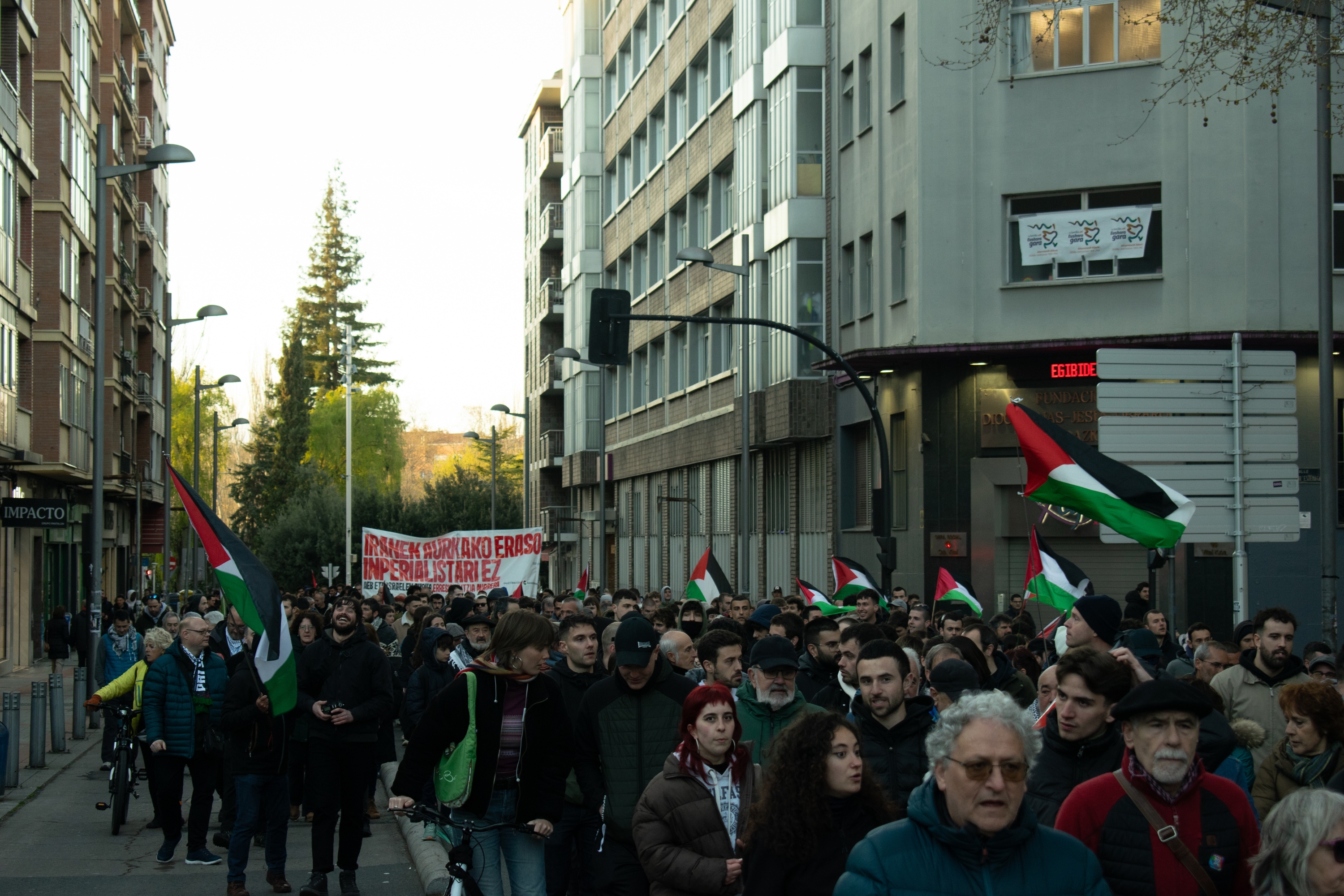 Palestinarekin Elkartasunak antolatu duen mobilizazioa, Gasteizen. PALESTINAREKIN ELKARTASUNA