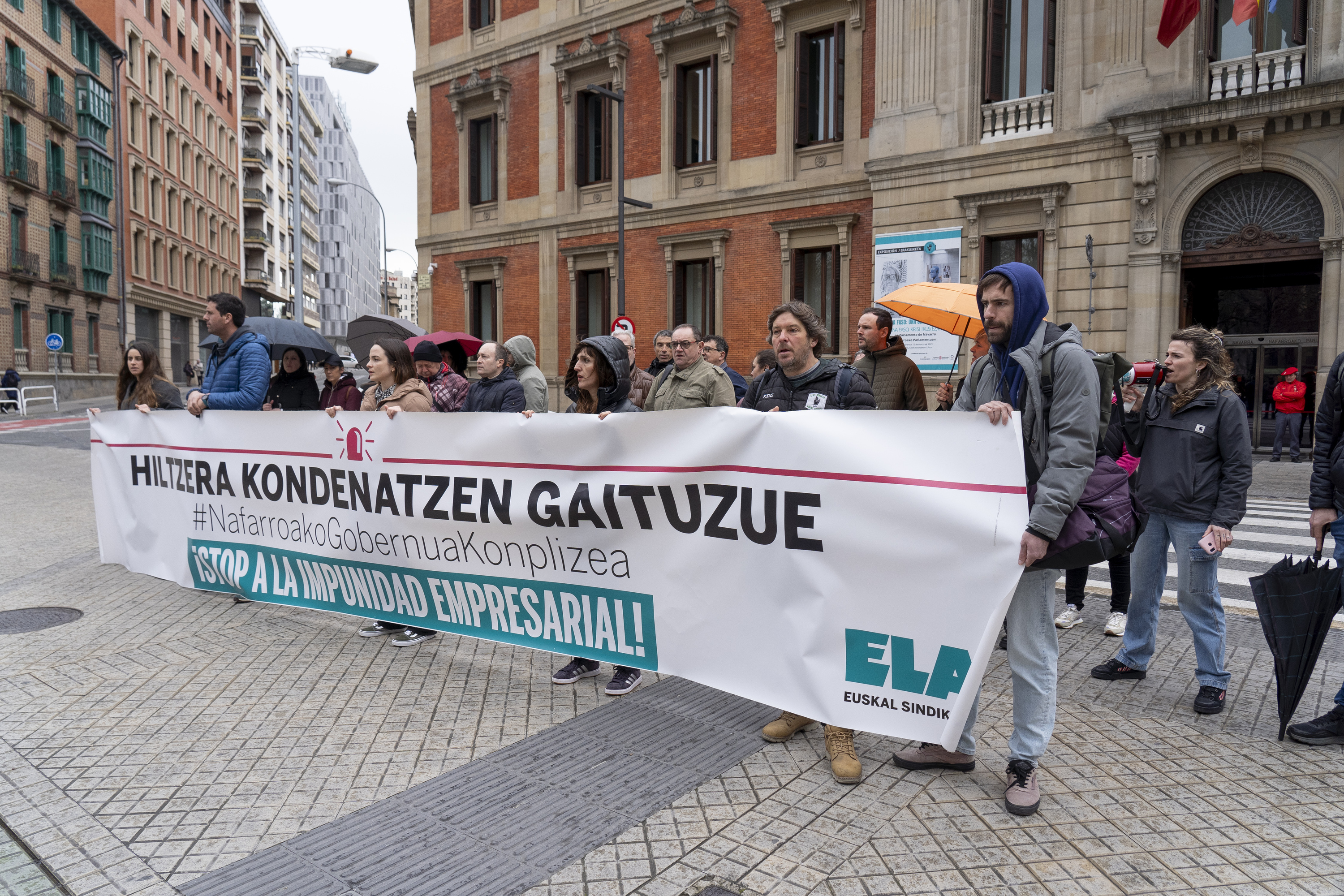 Lan istripuak salatzeko elkarretaratze bat, artxiboko argazki batean. IÑIGO URIZ / FOKU