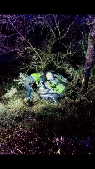 Gizon bat hil da Allinen, bere autoa errepidetik aterata Gizon bat hil da Allinen, bere autoa errepidetik aterata