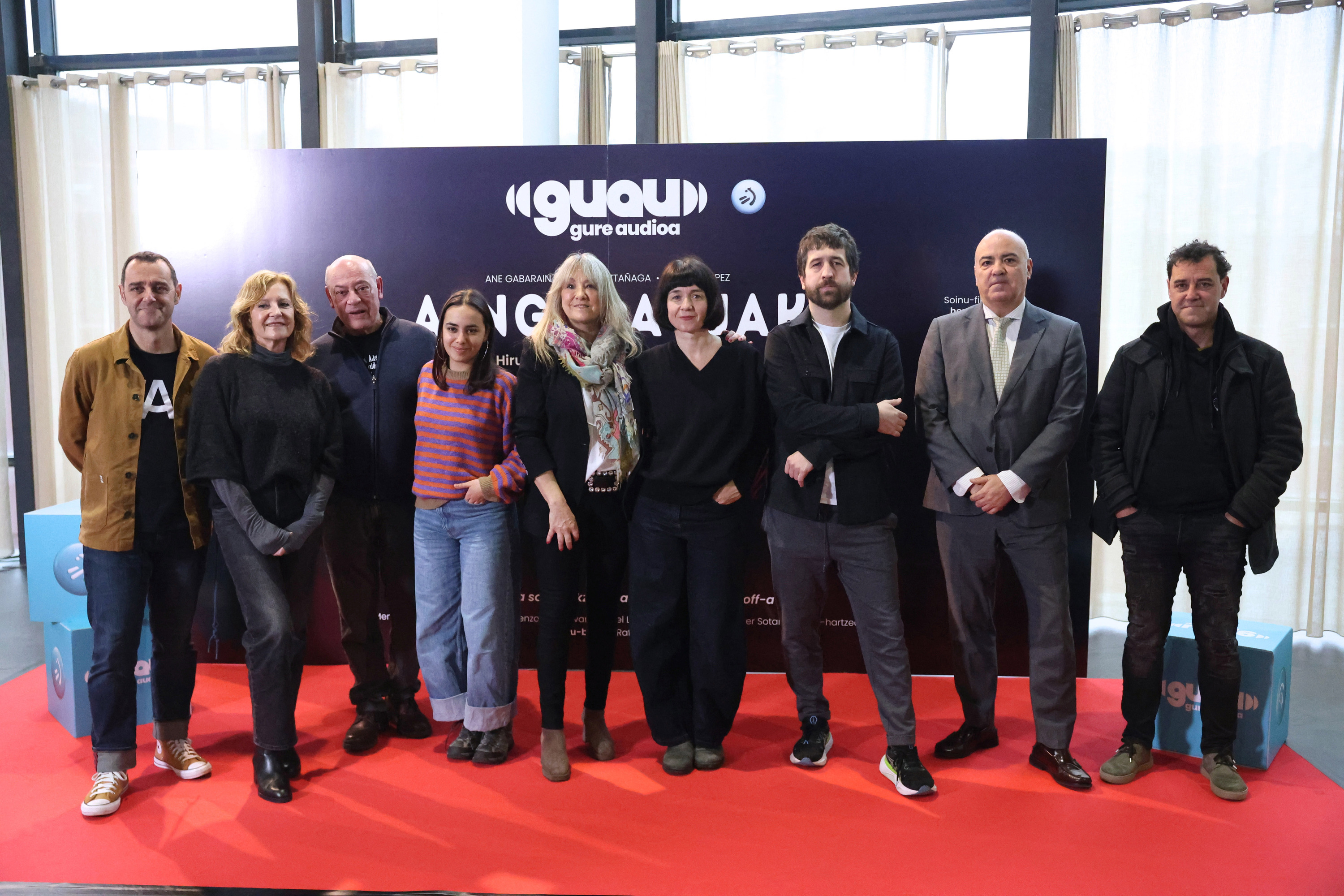 Guau plataformak 'Ainguratuak' soinu fikzioa aurkeztu zuen atzo, Bilbon. OSKAR MATXIN EDESA / FOKU