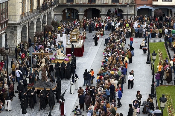 Bariku Santuko prozesioa, Urduñan, artxiboko irudian. URDUÑAKO KRISTOREN ESKOLA