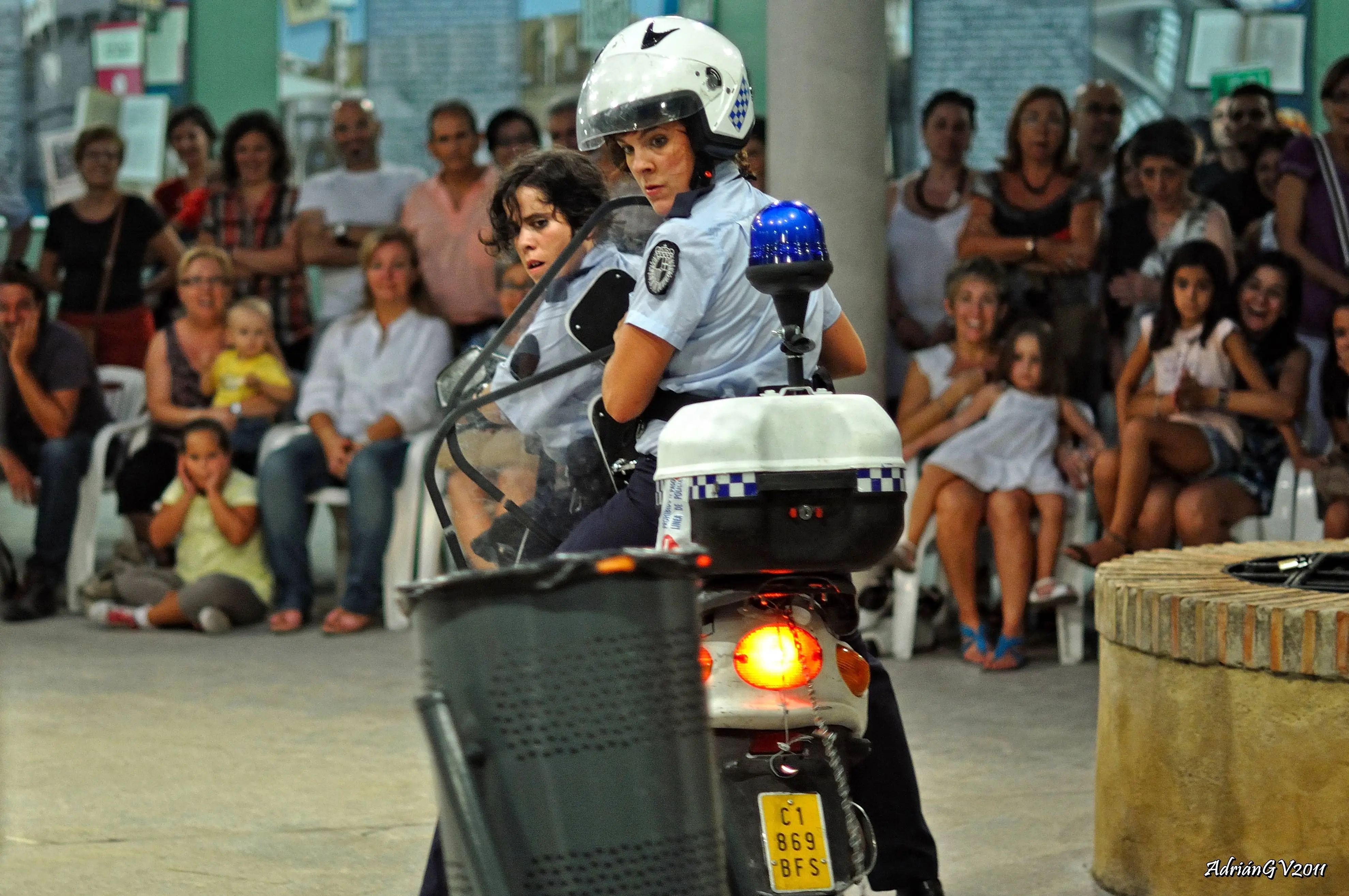 Las Polis konpainiaren izen bereko ikuskizuna, artxiboko irudi batean. BERRIA